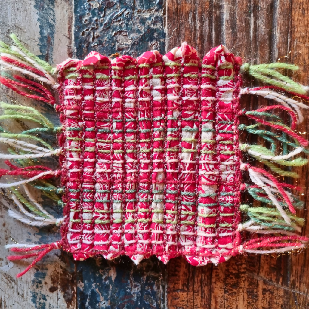 australian-artist-handmade-handwoven-christmas-red-white-coasters-3