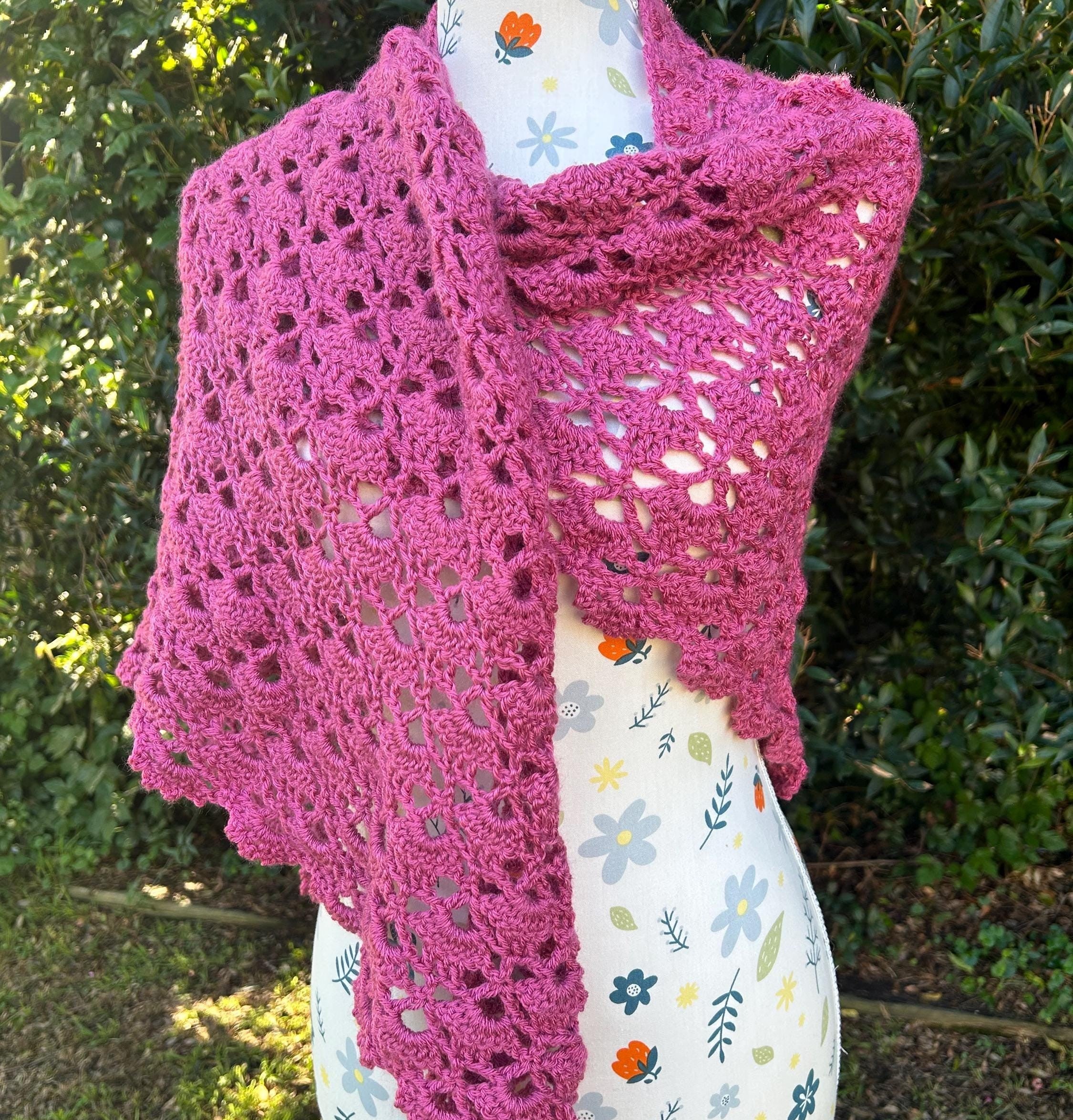 Elegant Shawl Rose Pink Crochet