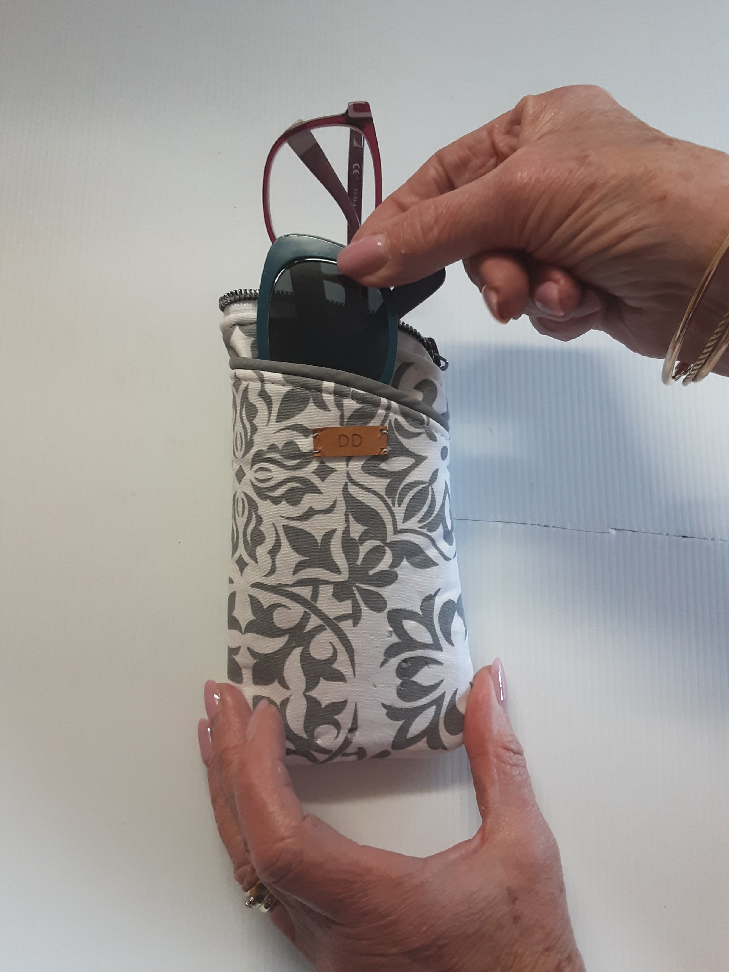 Double pocket eyeglass/sunglass case.