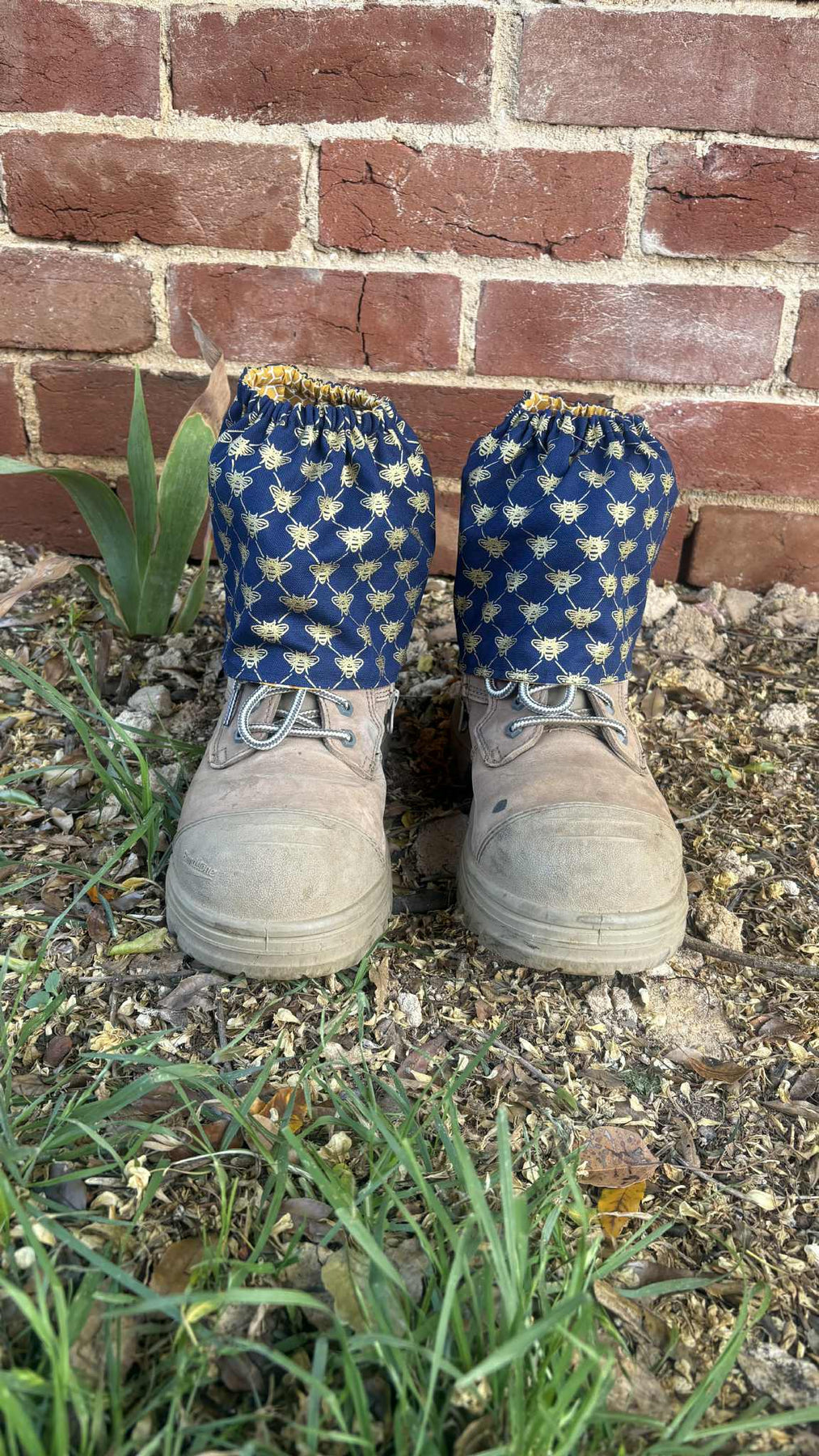 Reversible Sock Savers – Bees (Adults)