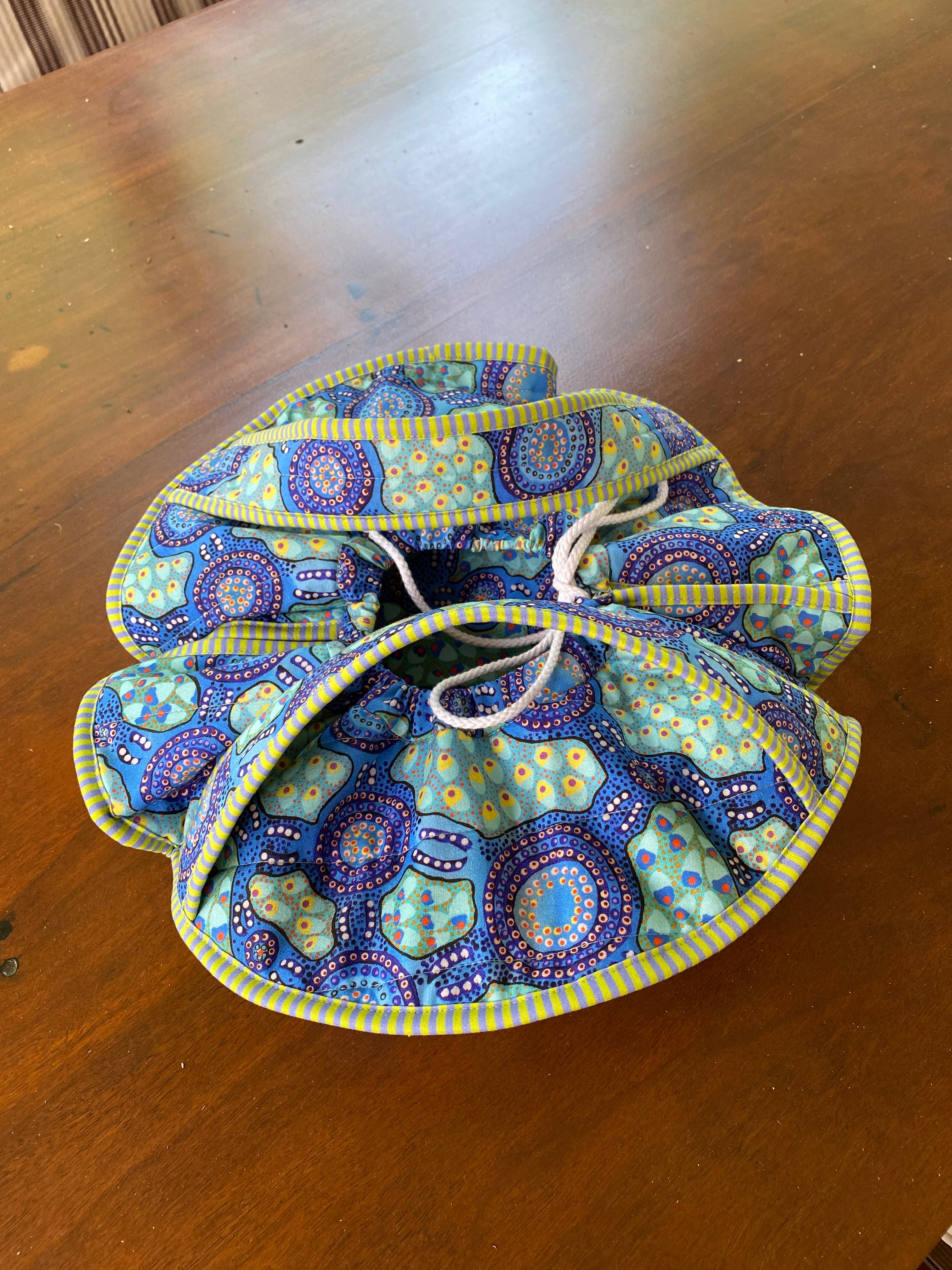 Casserole Carrier Round Water Dreaming