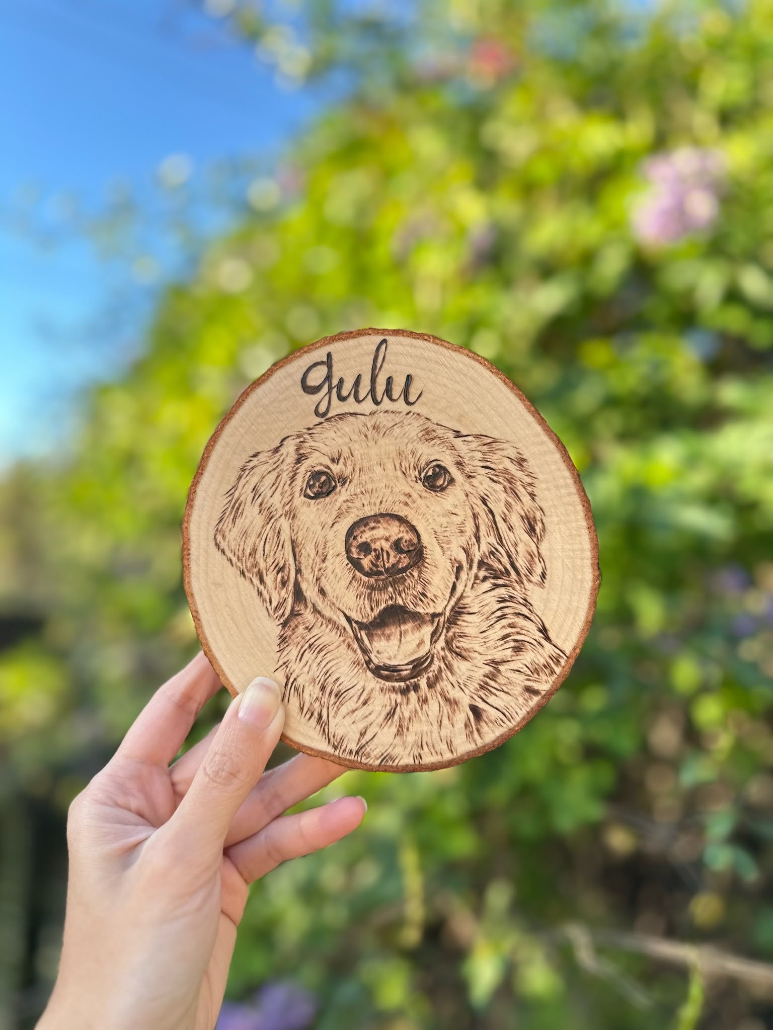 Natural Wood Circle Custom Pet Portrait – Hand-Burned Pyrography Art
