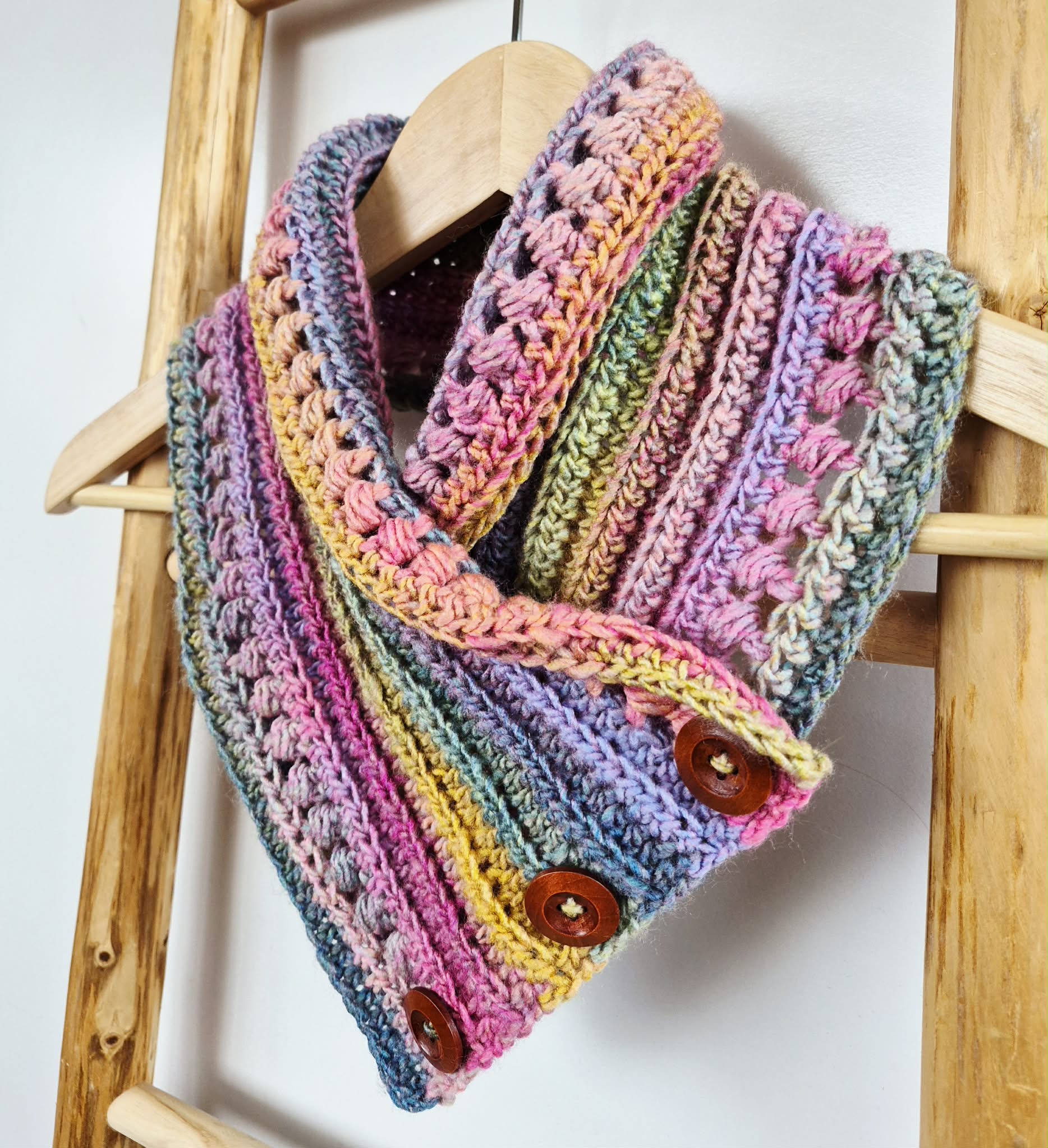 Ladies Neck warmer | Cowl | Scarf | Rainbow | Adult | Vintage | Crochet | Buttoned