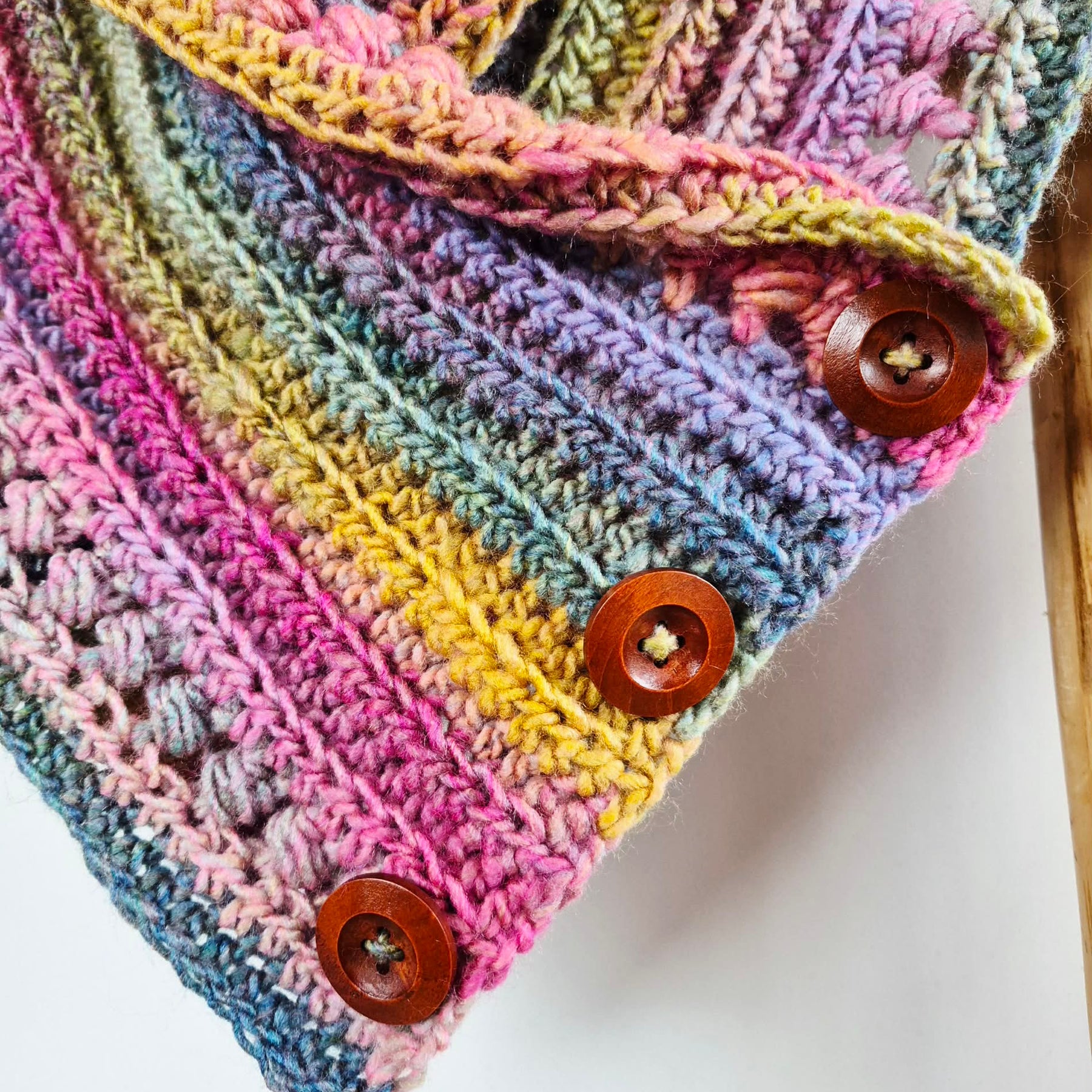 Ladies Neck warmer | Cowl | Scarf | Rainbow | Adult | Vintage | Crochet | Buttoned