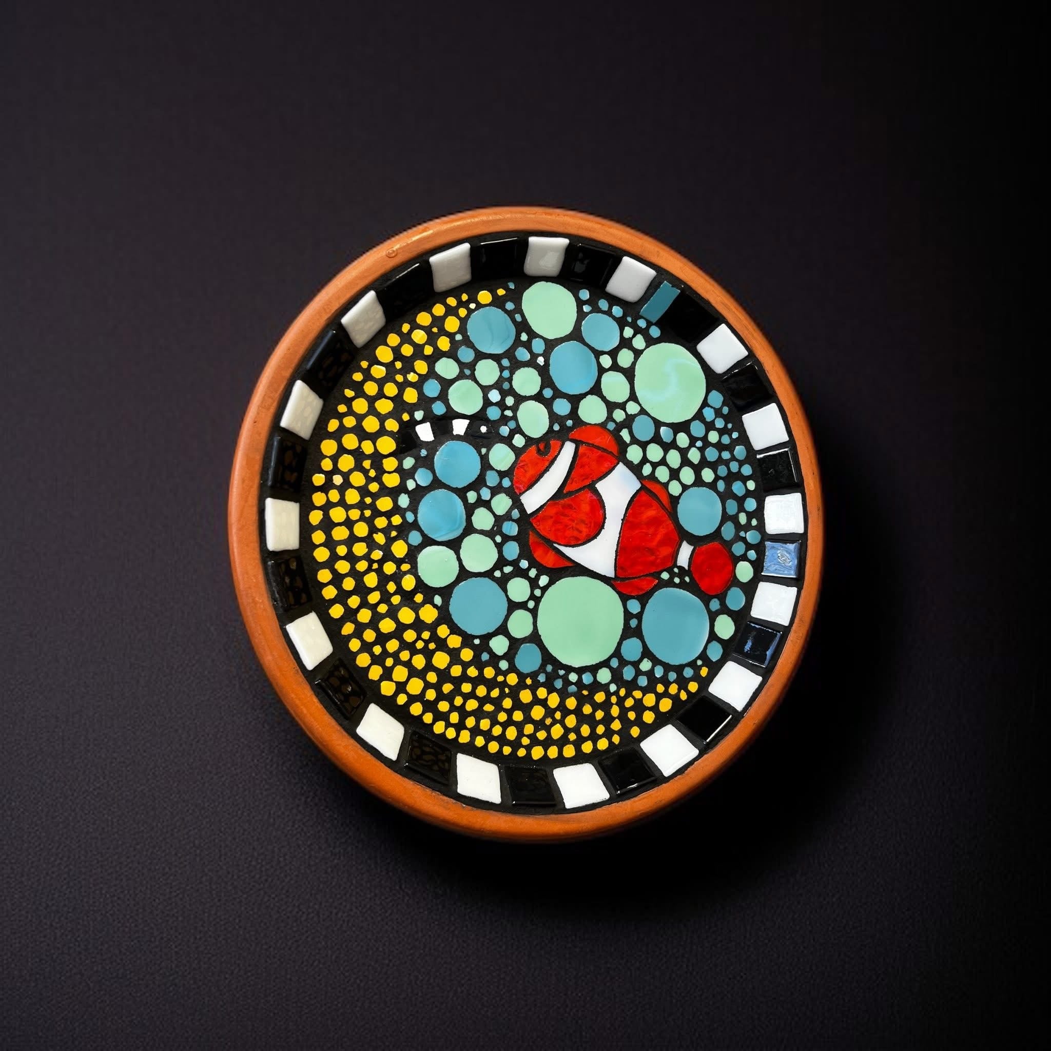 Mosaic Birdbaths. Clownfish.