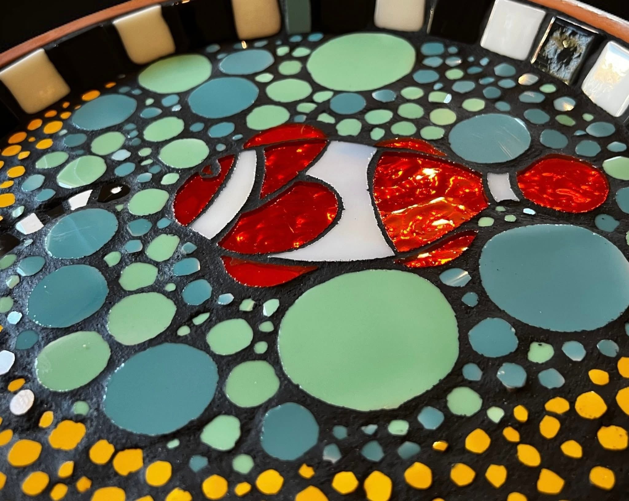 Mosaic Birdbaths. Clownfish.