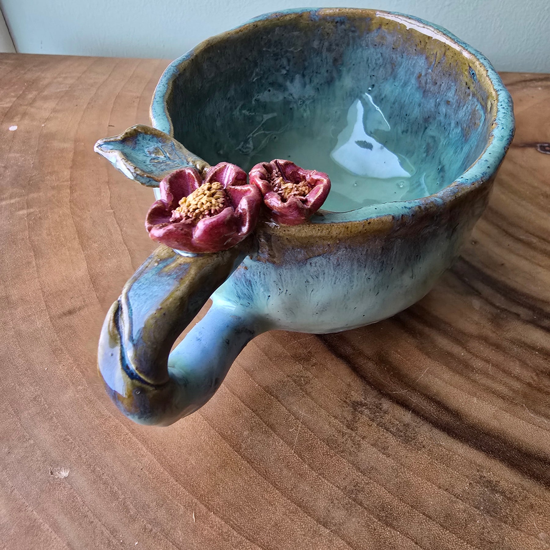 Pretty book cup