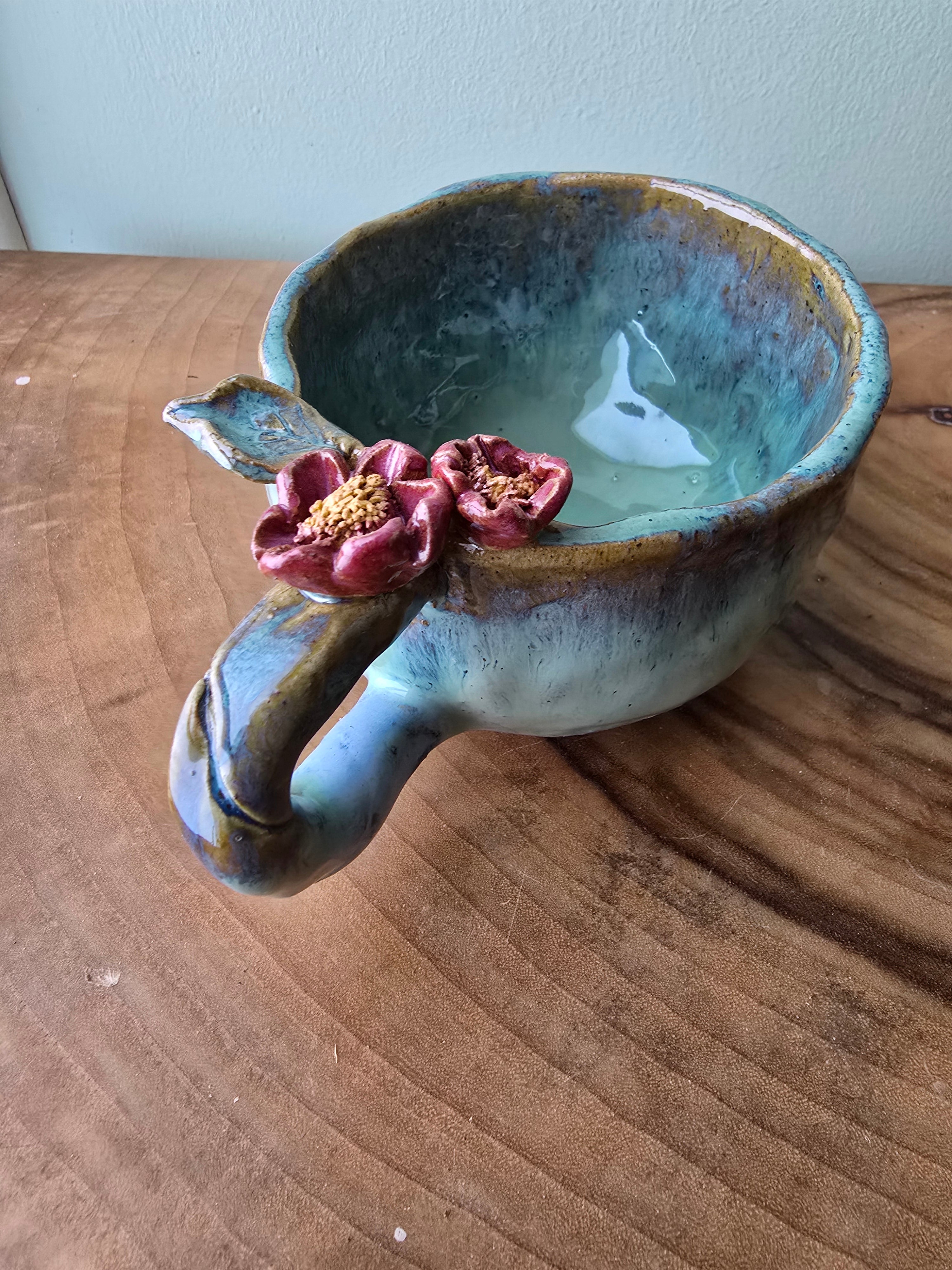 Pretty book cup