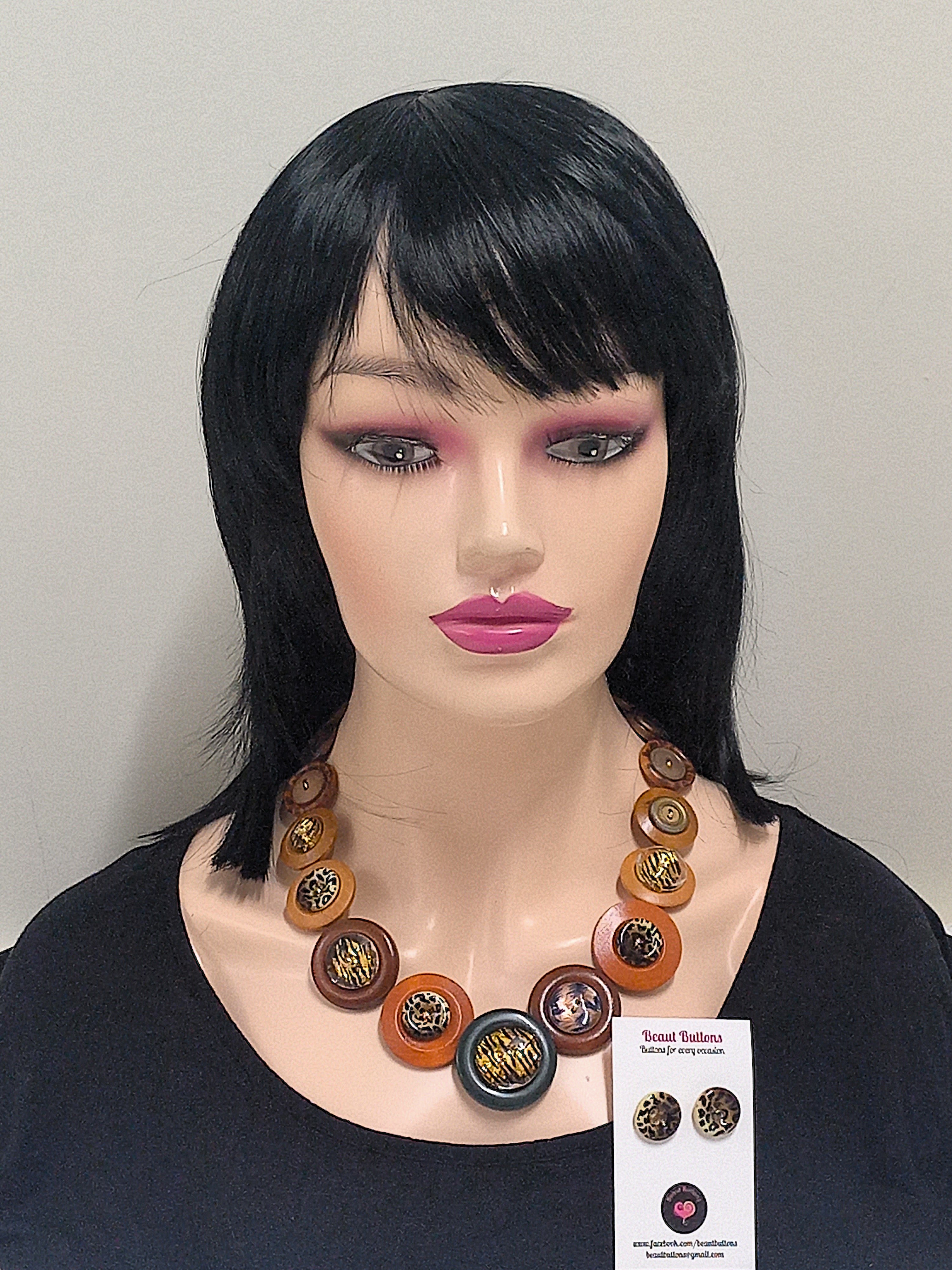 Button necklace and earrings - On Safari