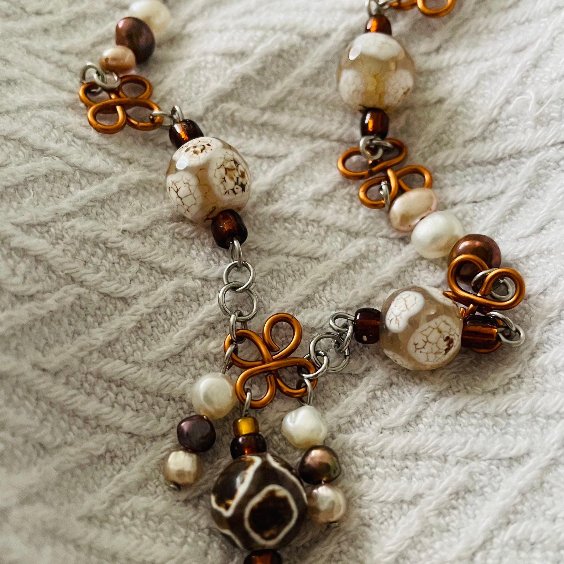 Freshwater Pearls and Spotted Marble Agate Daisy Wire Necklace