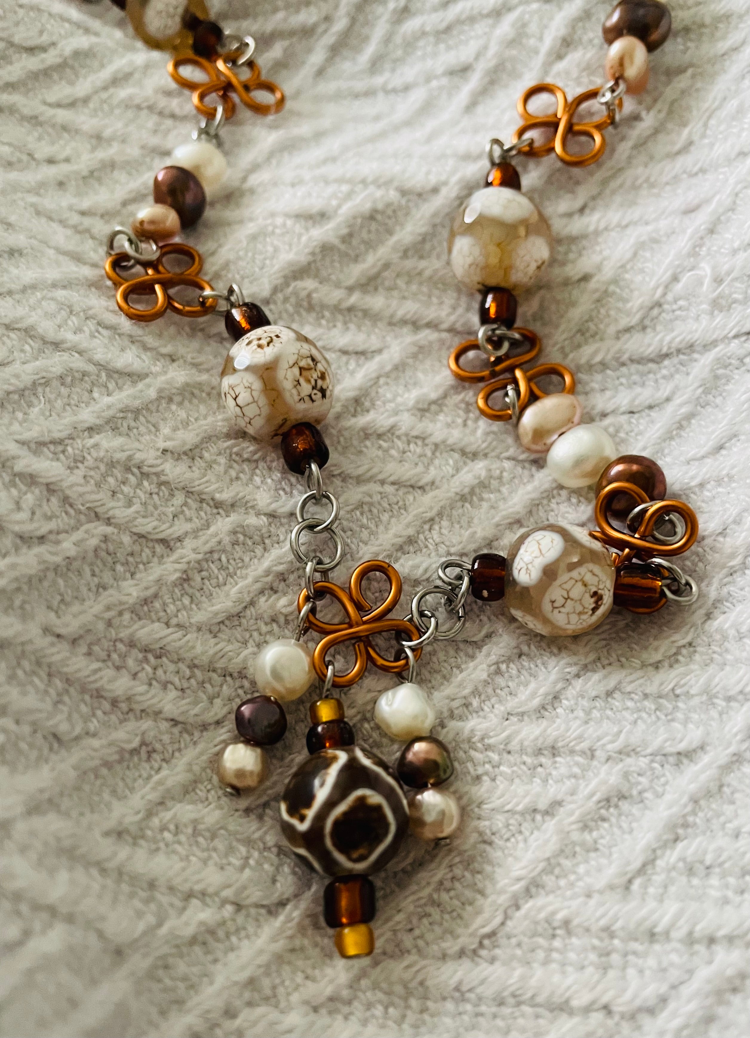 Freshwater Pearls and Spotted Marble Agate Daisy Wire Necklace