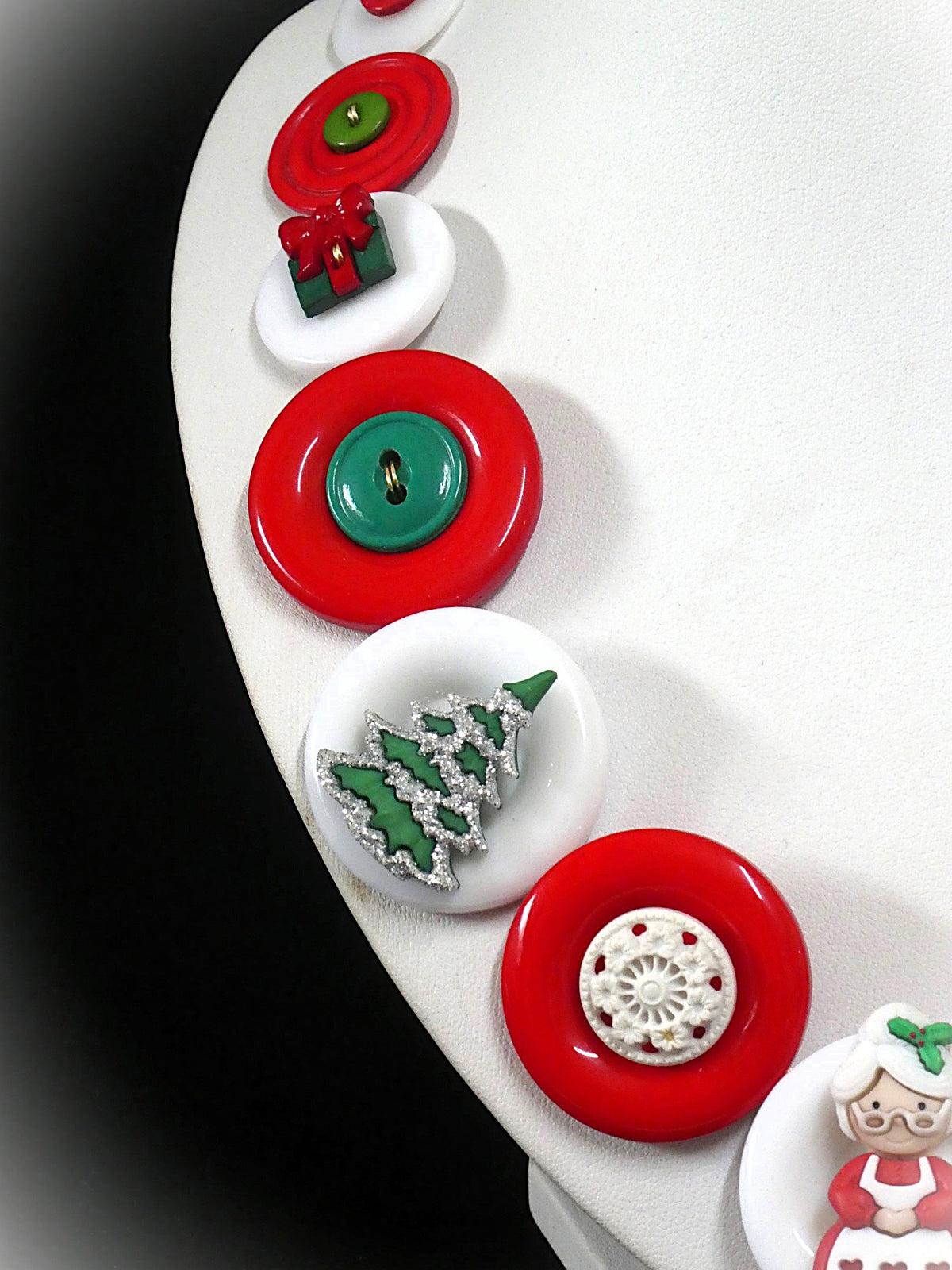 Mrs Christmas button necklace