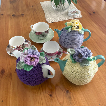 Pretty pansy tea cosy