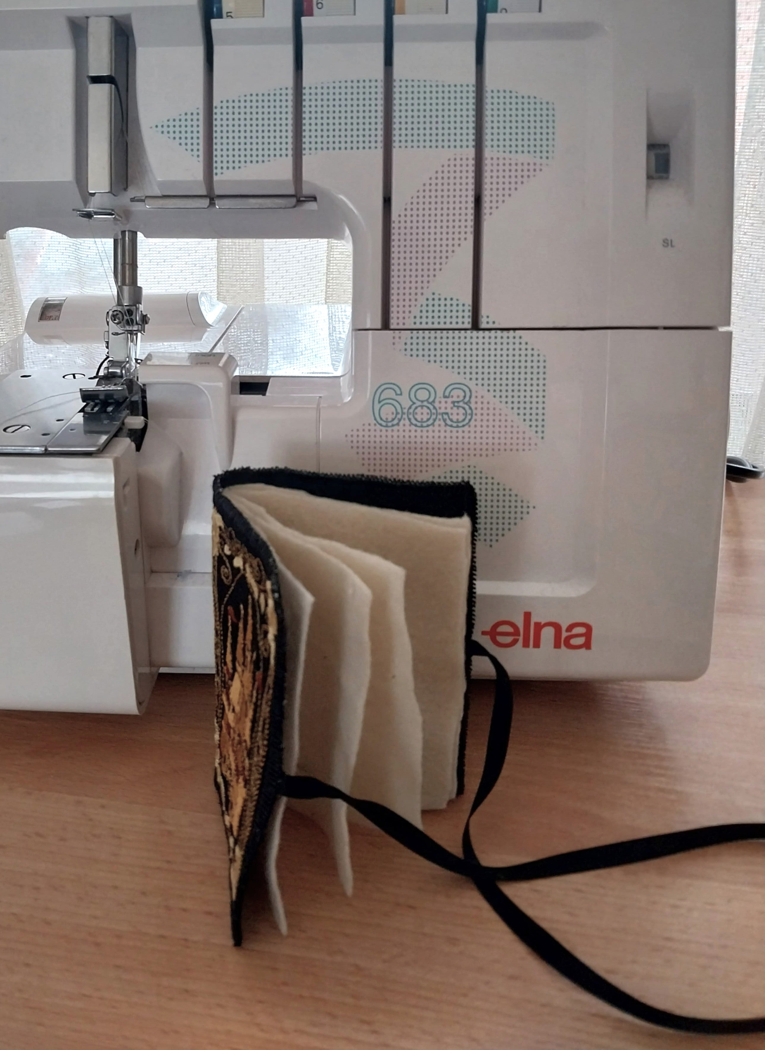 Fairytale Castle Black Needle/Backpack Pins Book