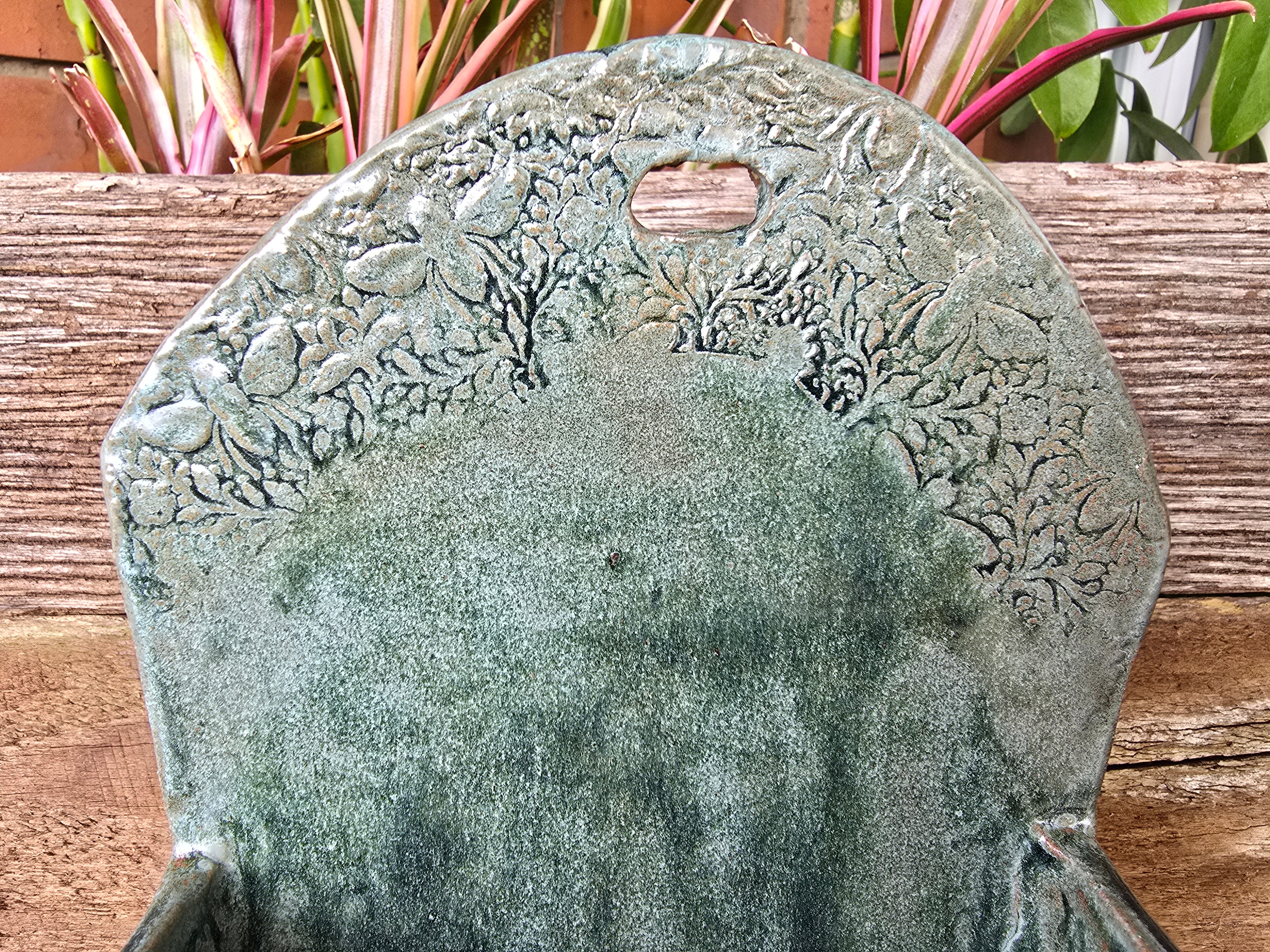 Flowers and bees wall-hanging plant pot
