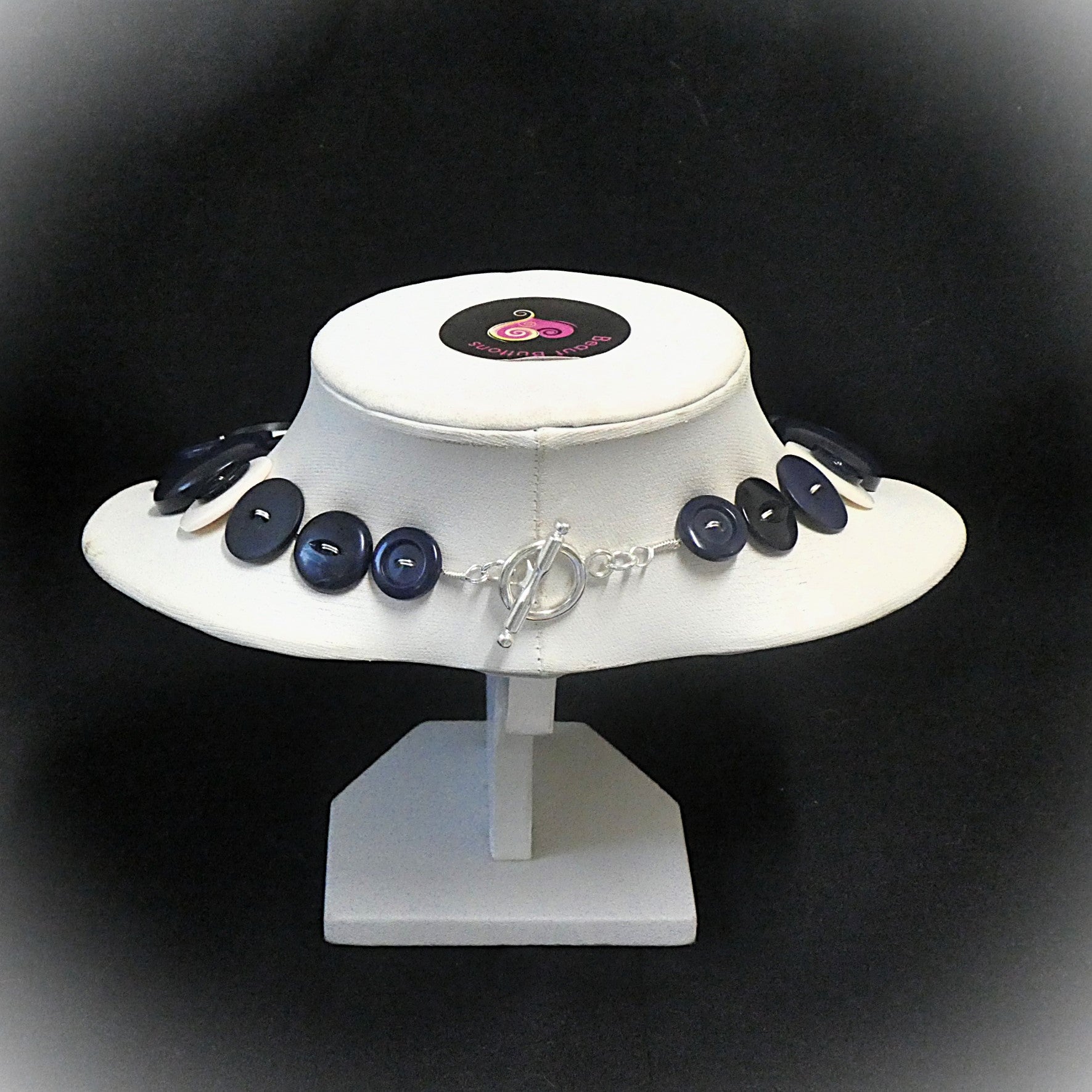 Button necklace - In the Navy