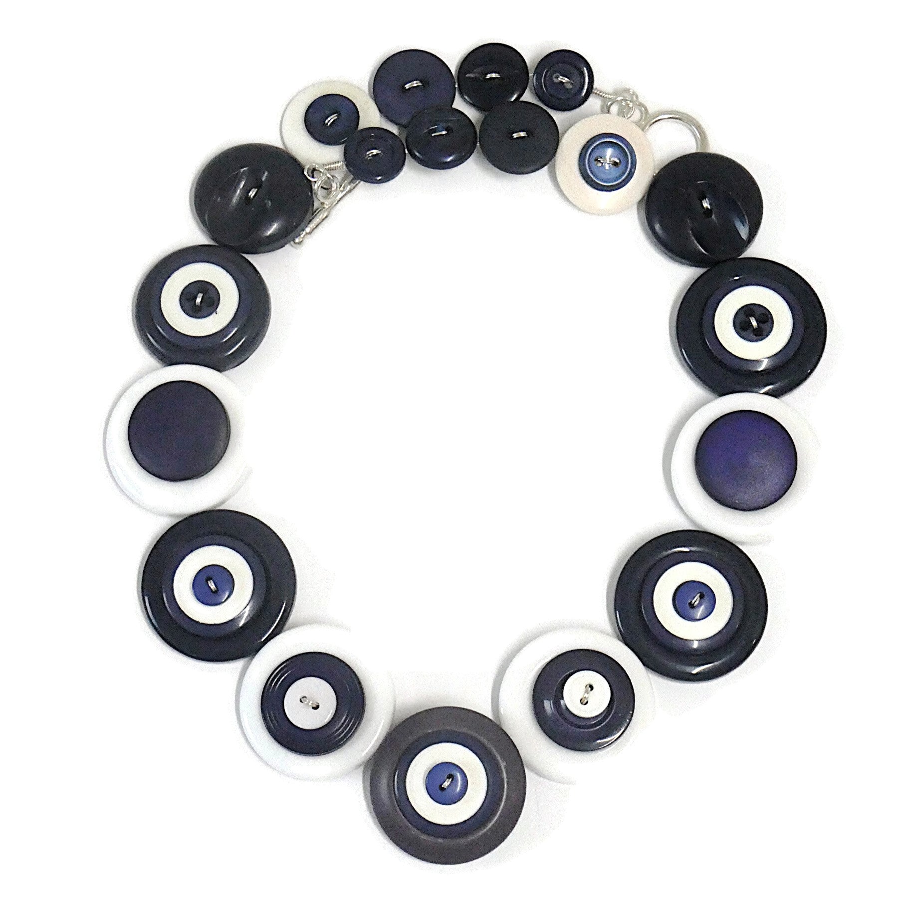 Button necklace - In the Navy
