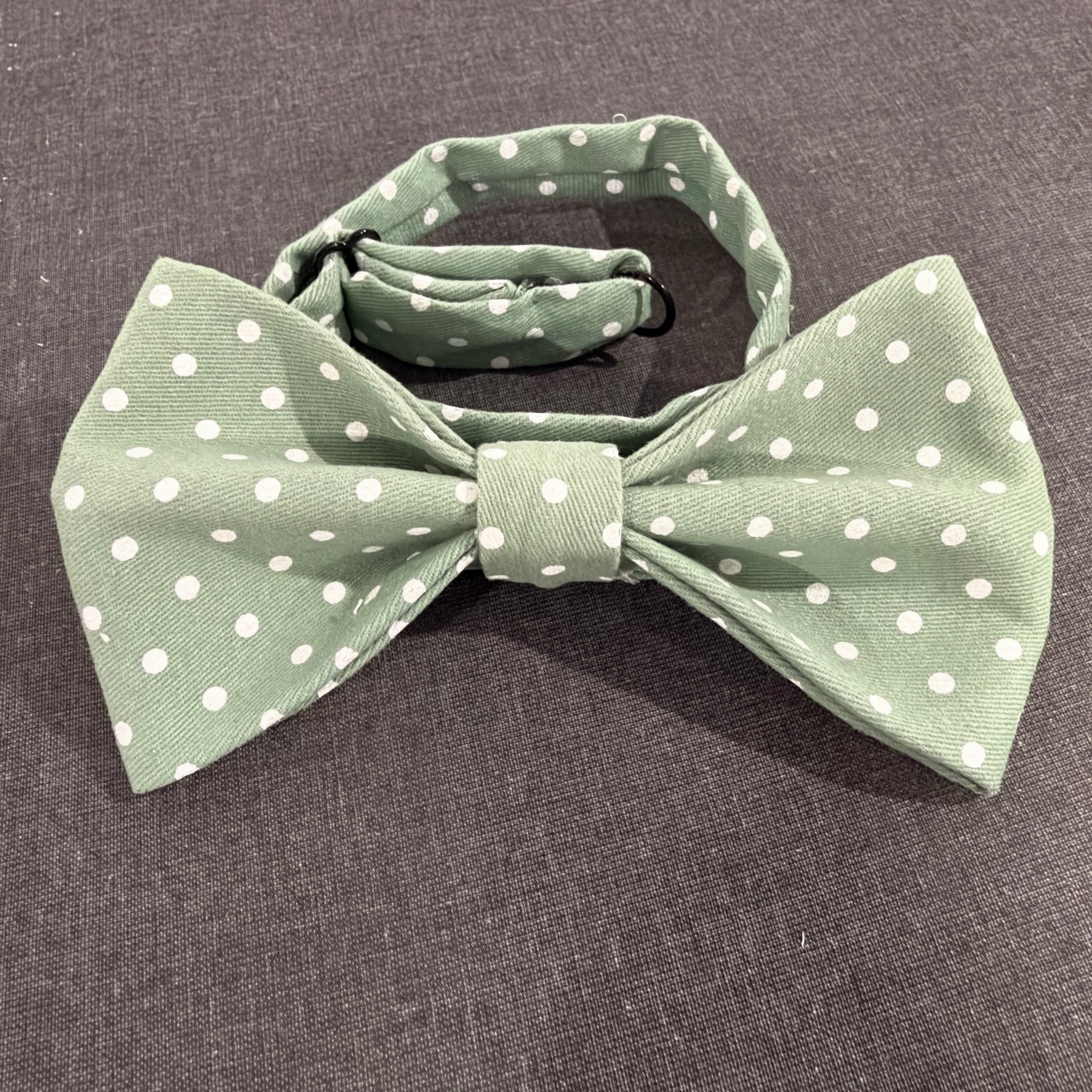 Bow Tie - Green Spot Reg
