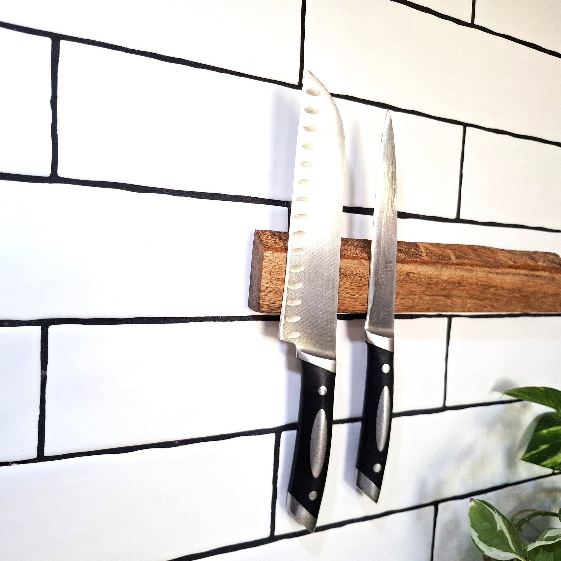 Handmade Wooden Magnetic Knife Holder: Wall-Mounted Kitchen Rack