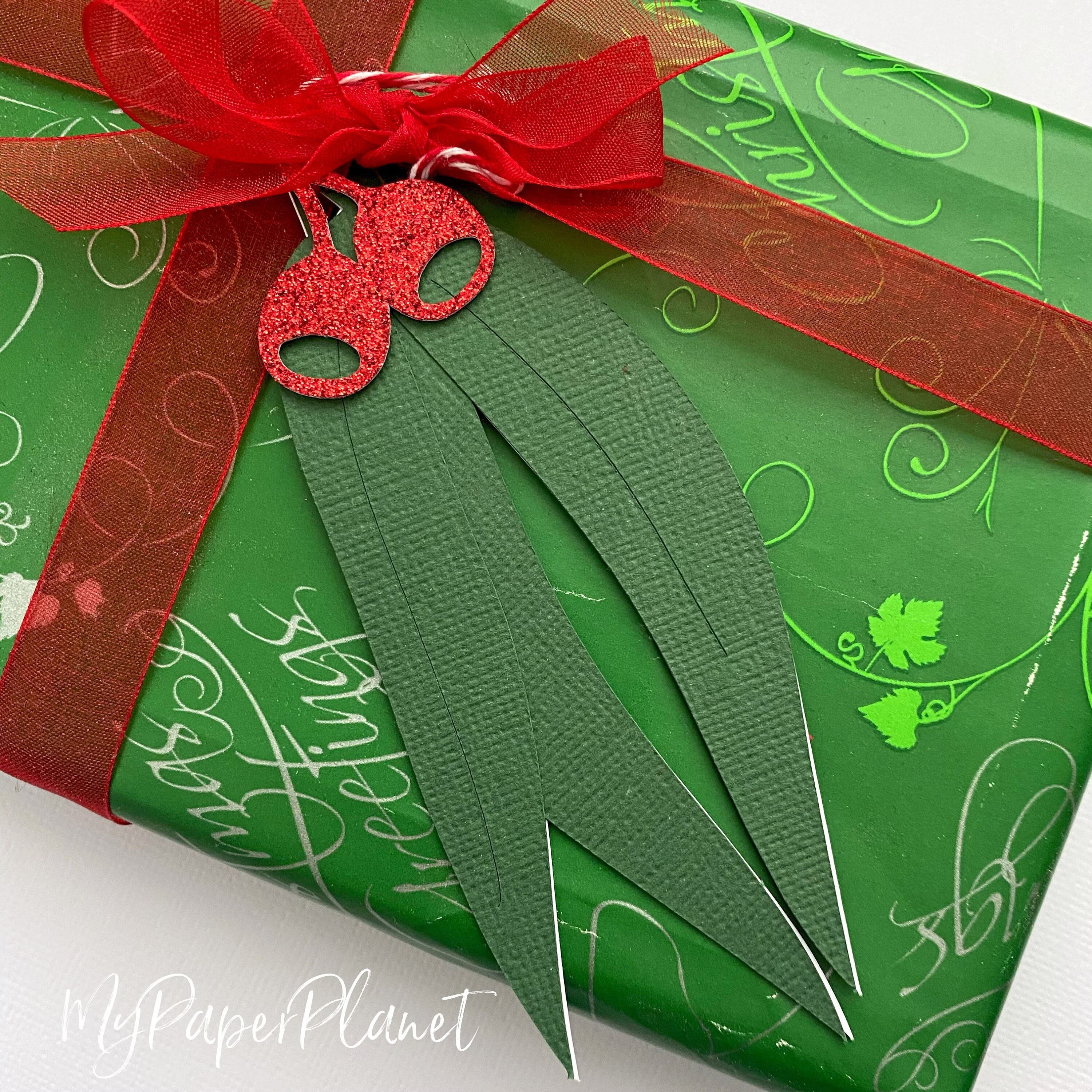 Gum Leaf shapes Gift Tags. Christmas gift tags.