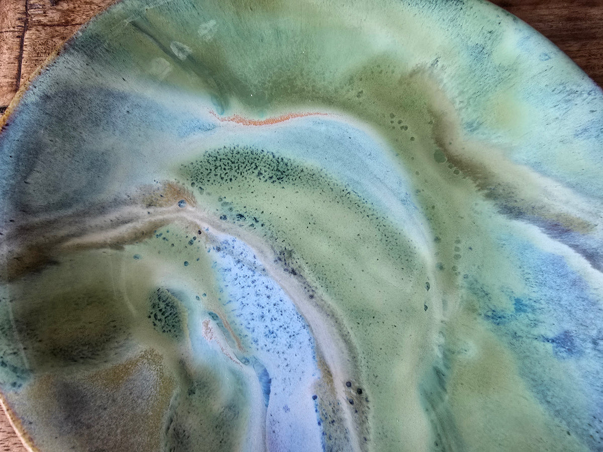 Swirling greens plate