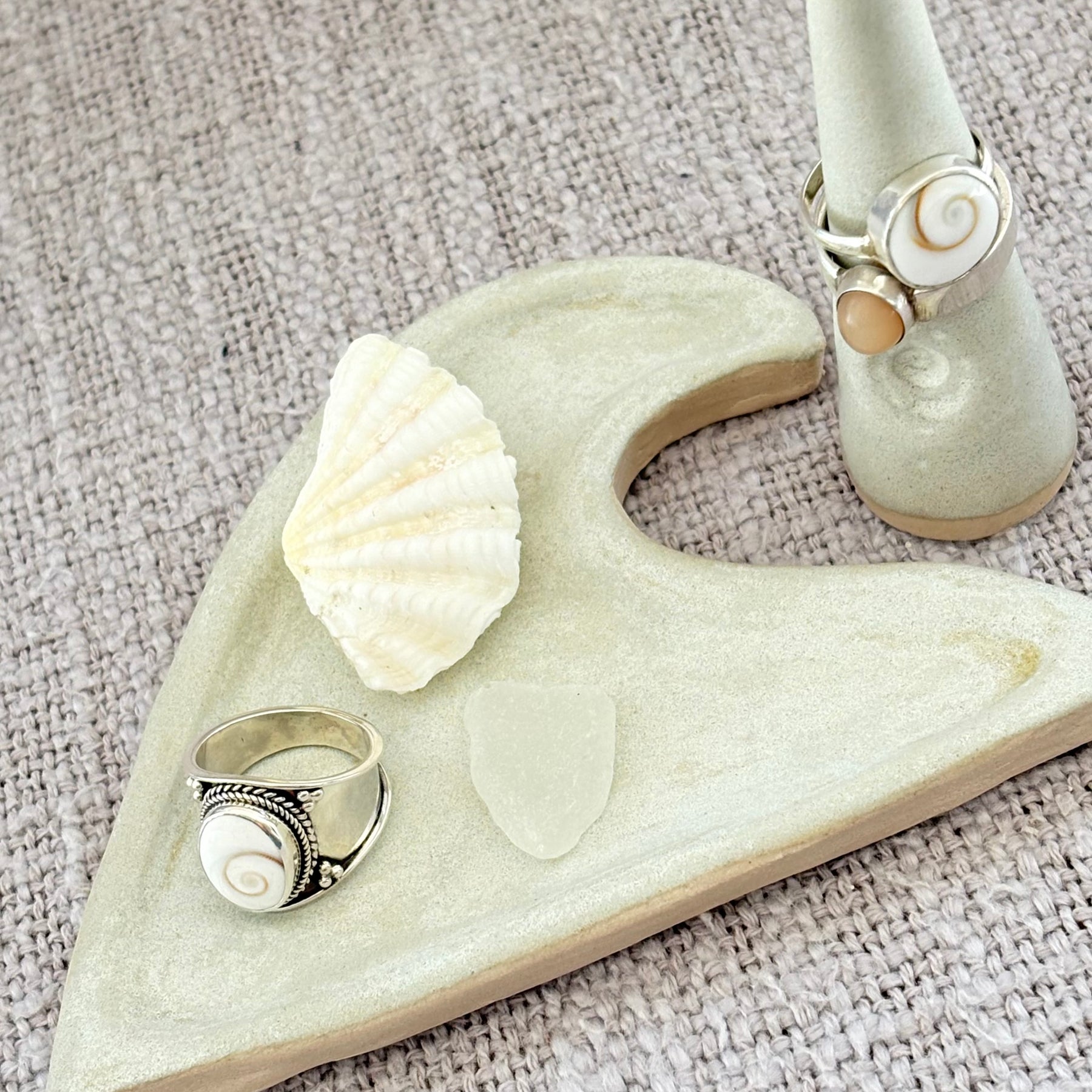 Wave trinket tray ~ Shell