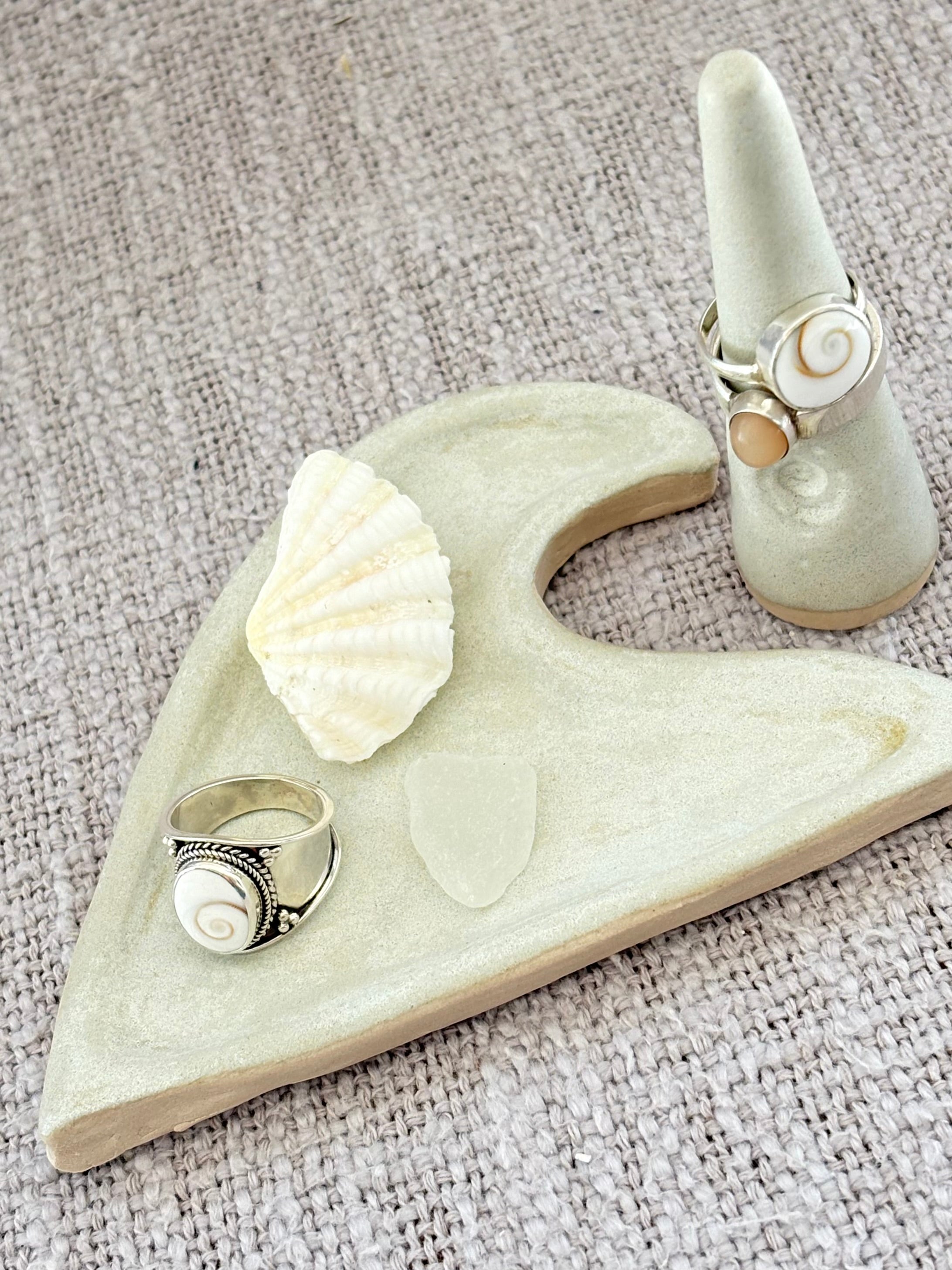 Wave trinket tray ~ Shell