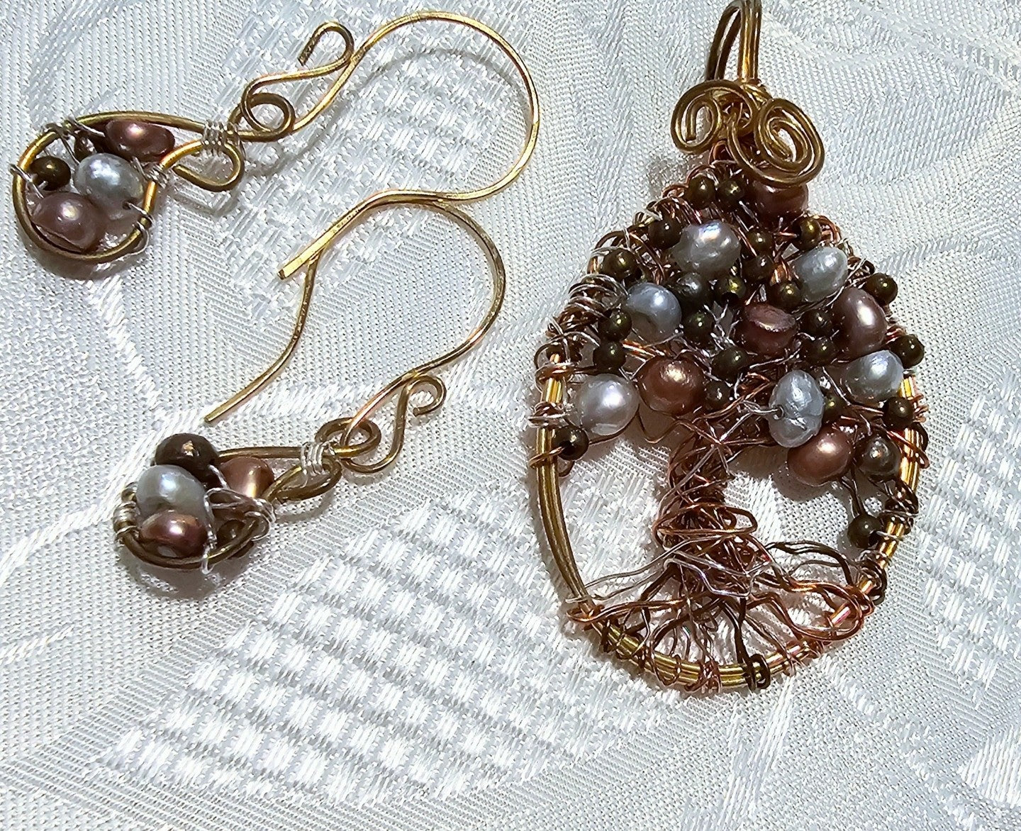 Wirework Tree of Life with Pearly Beads and matching Earrings FREE POST