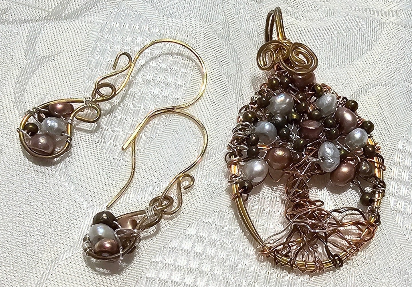 Wirework Tree of Life with Pearly Beads and matching Earrings FREE POST
