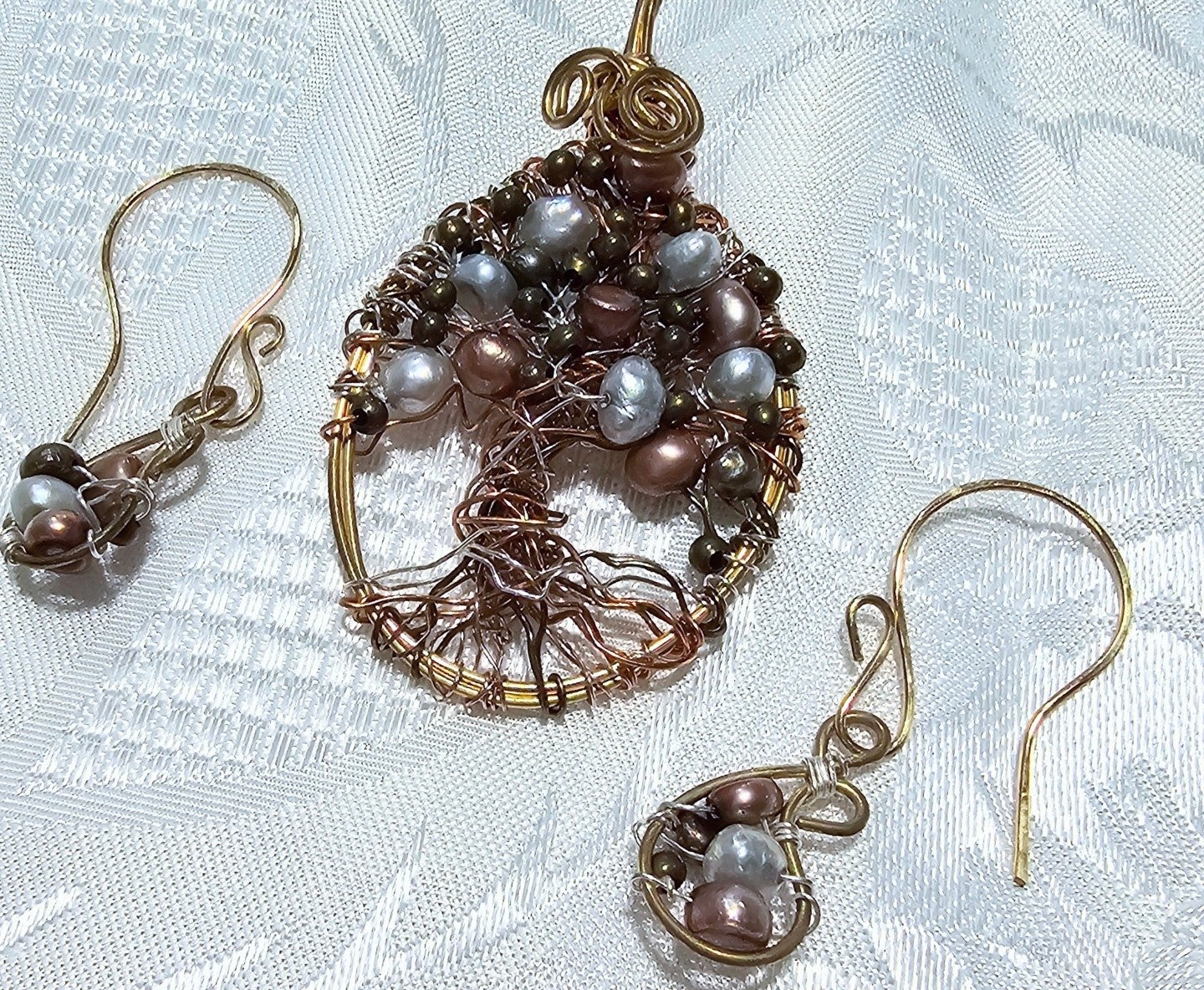 Wirework Tree of Life with Pearly Beads and matching Earrings FREE POST