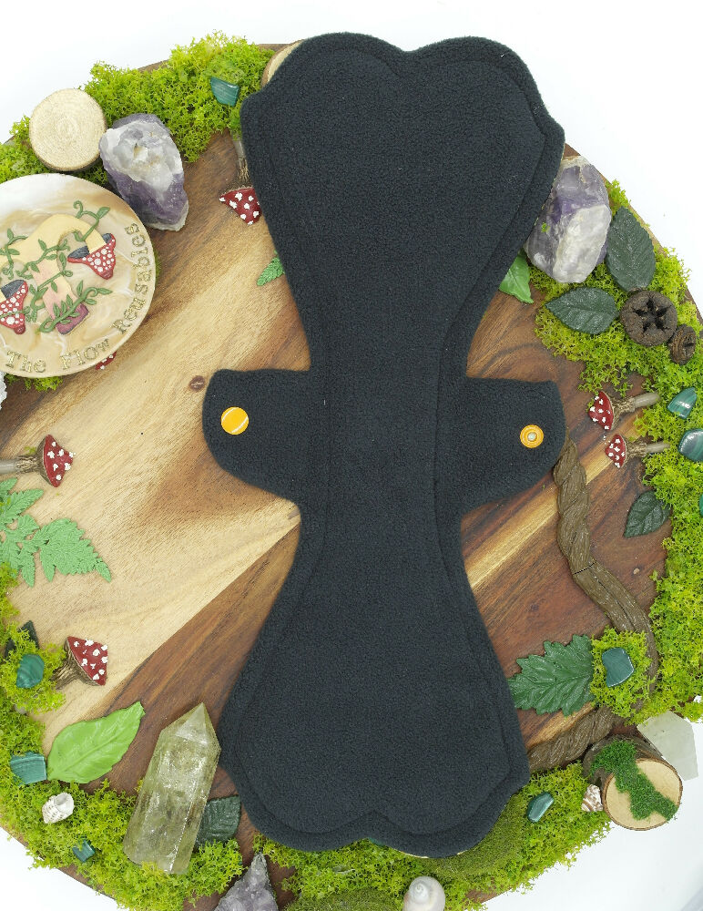 Eco-friendly reusable cloth pad 14" moderate (Lips of an Angel) - Florals