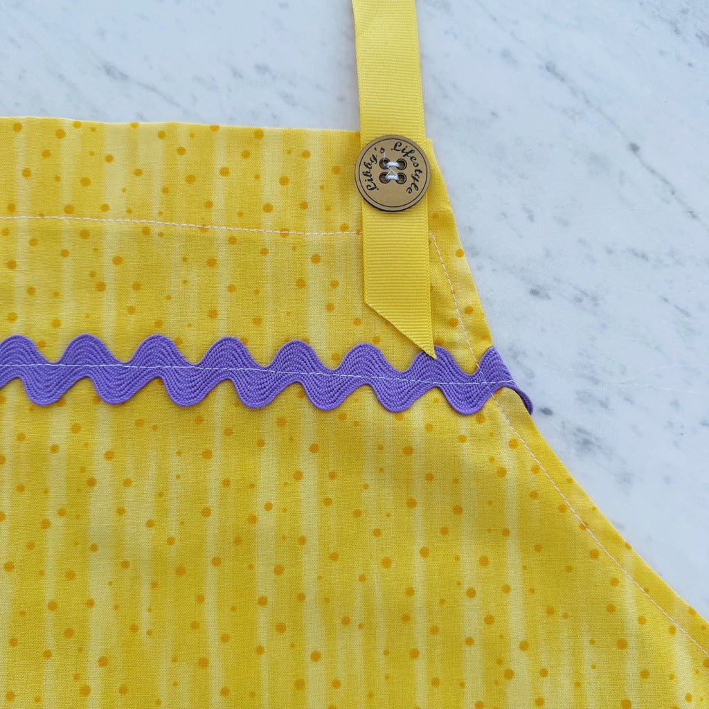 Retro caravan pinafore ladies apron with pocket.