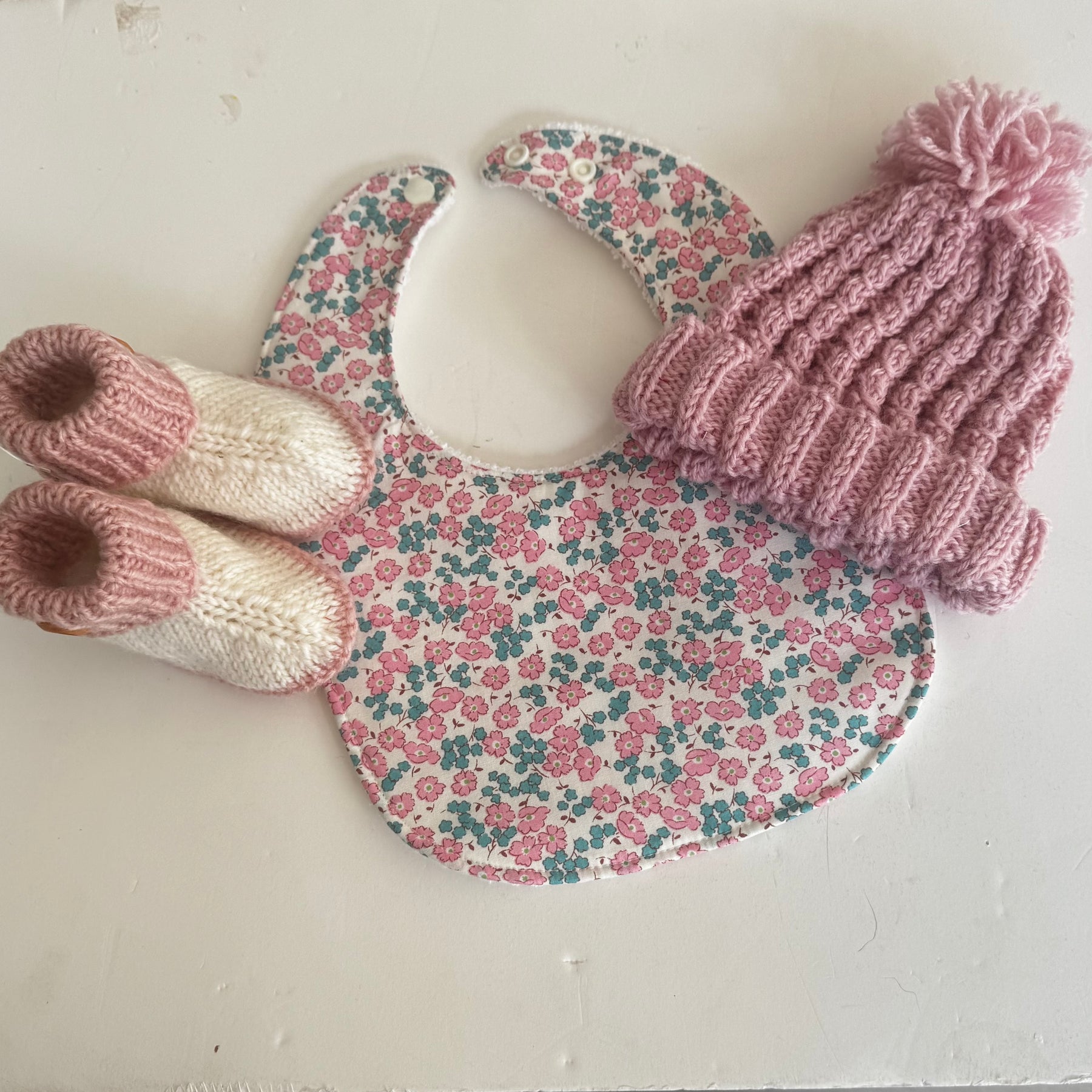 Handmade Baby Gift Set - Knitted Beanie, Ugg Booties & Bib Set