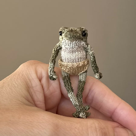 Little Froglet, Knitted Frog
