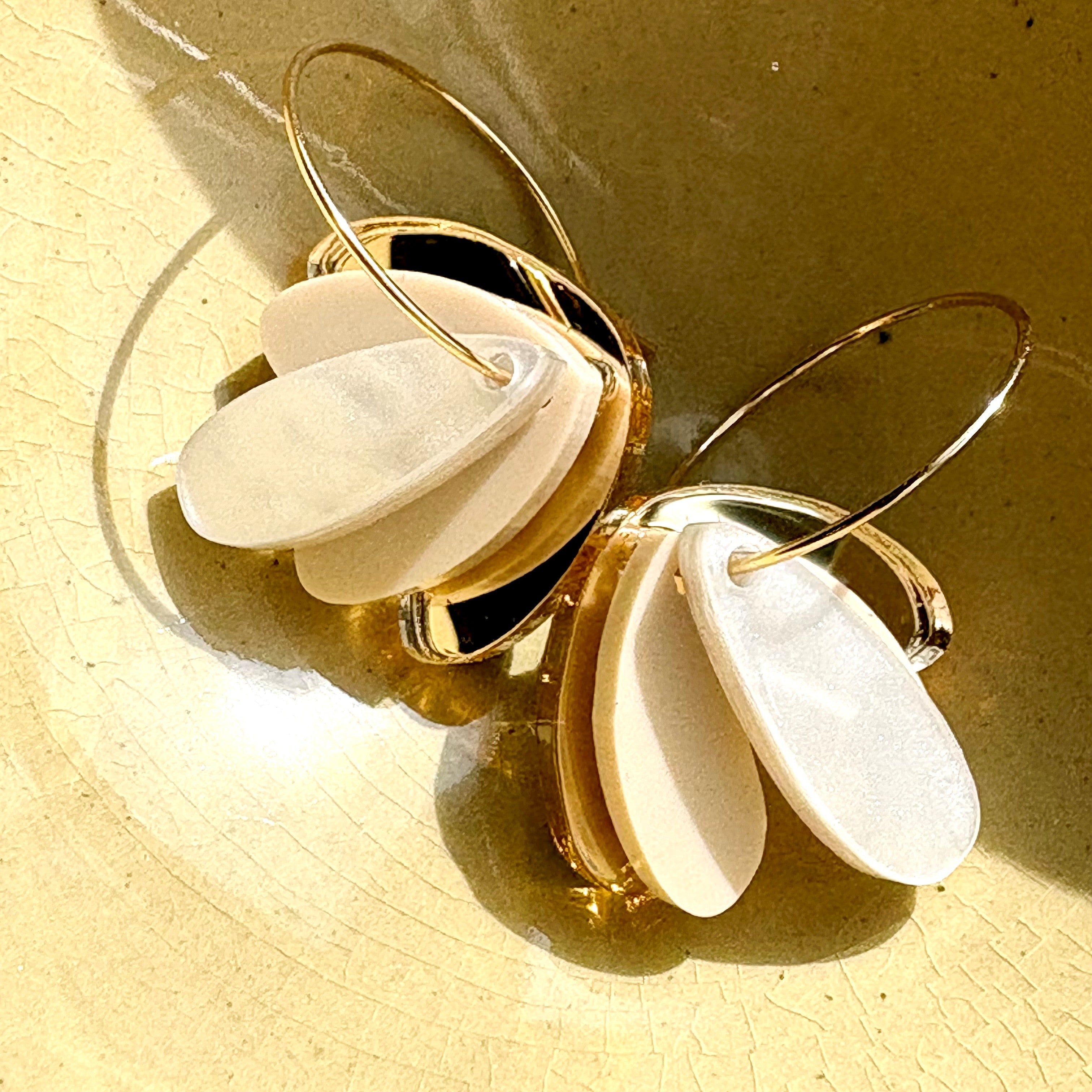 Fids Flower 3 Piece - Gold Mirror and Pearl