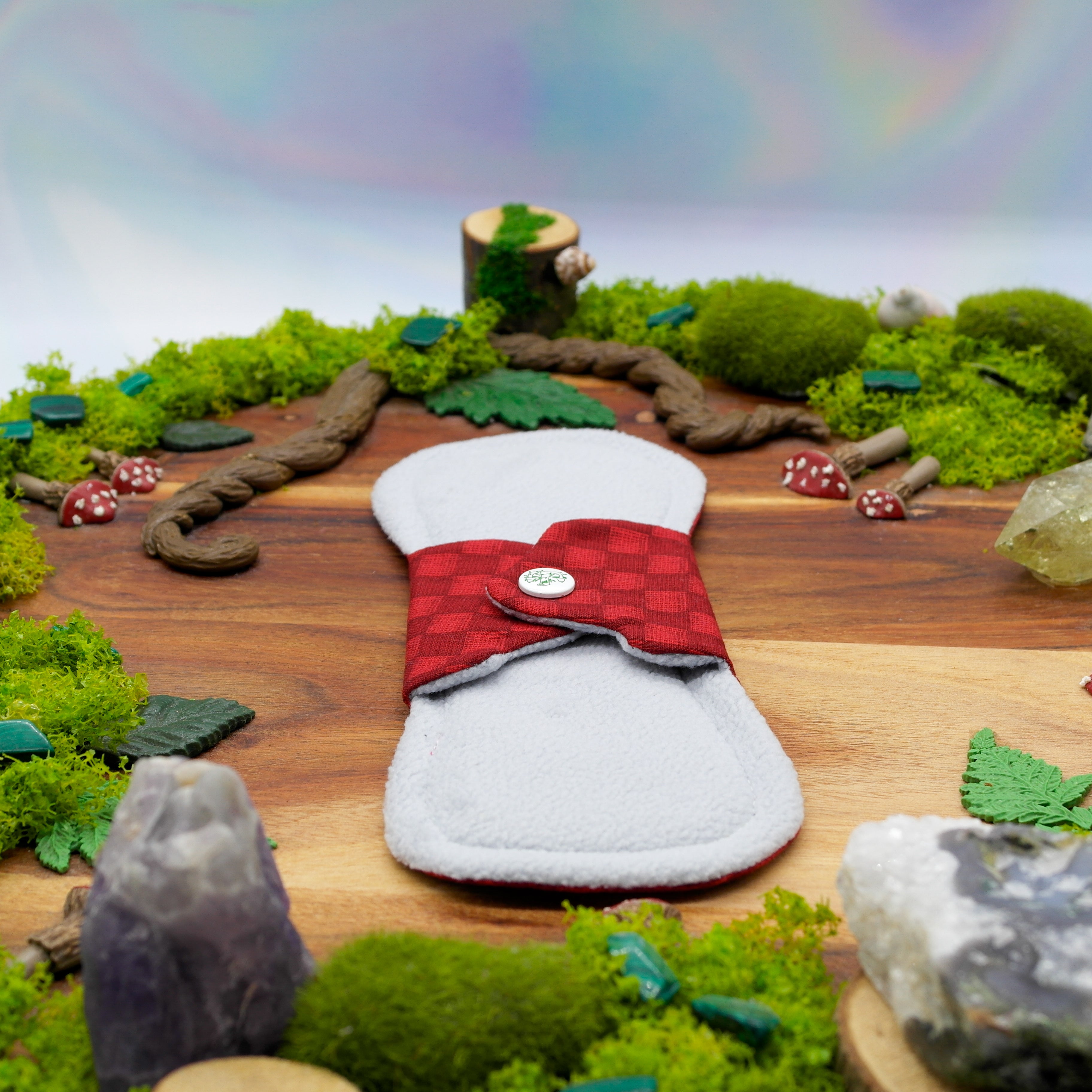 Menstrual reusable cloth pad 8" Heavy (Flutter) - red royale