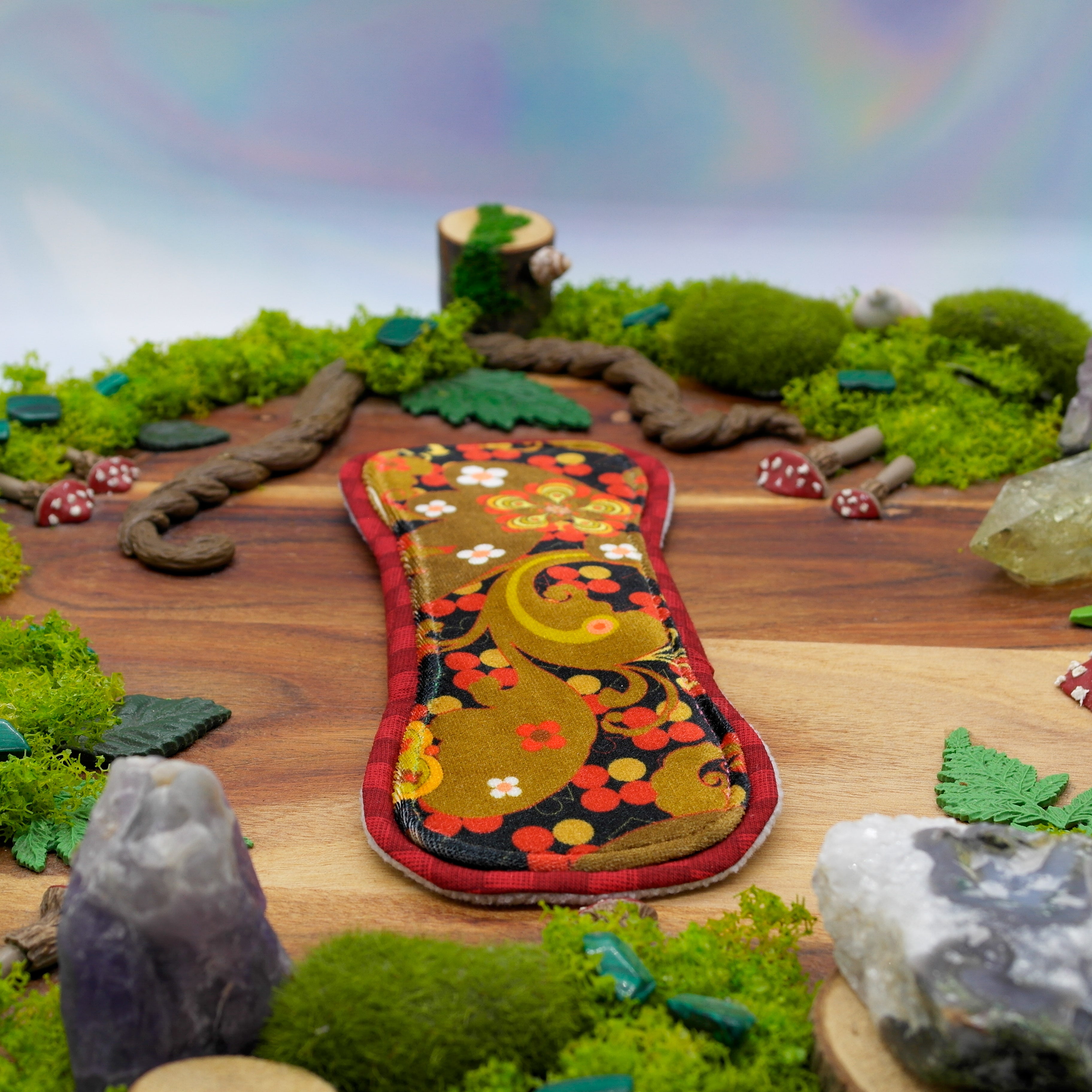 Menstrual reusable cloth pad 8" Heavy (Flutter) - red royale