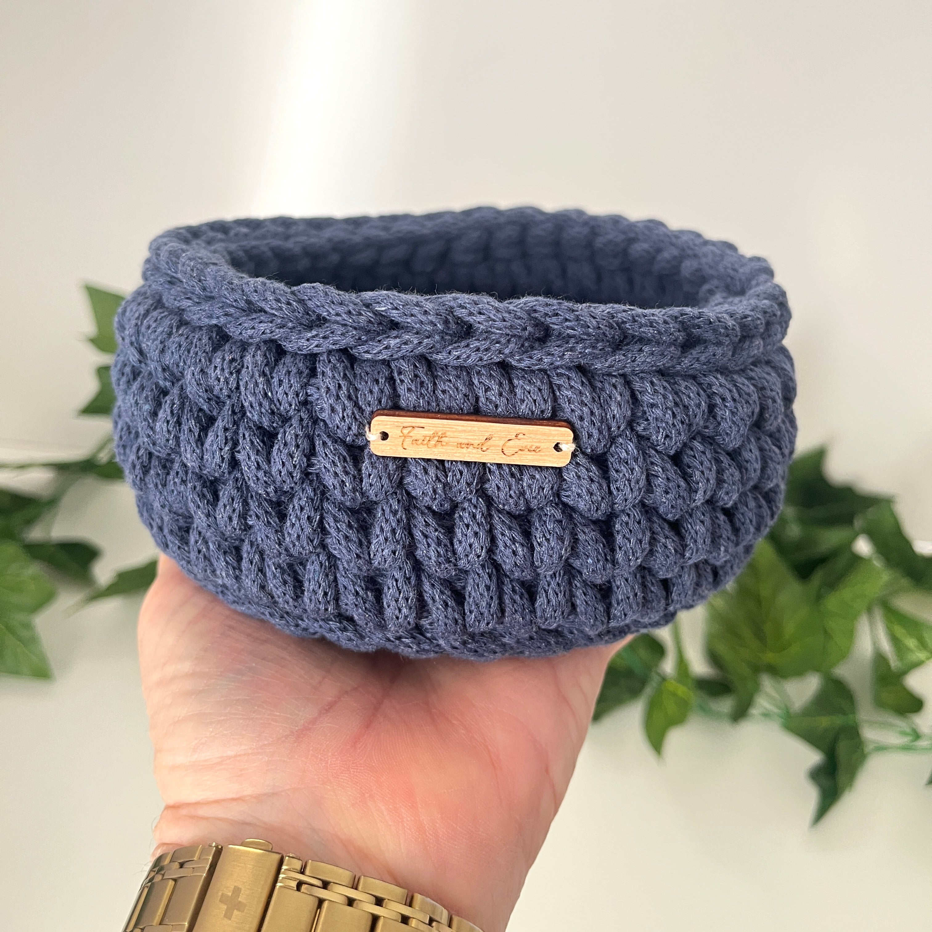 Small crochet basket - colour Denim