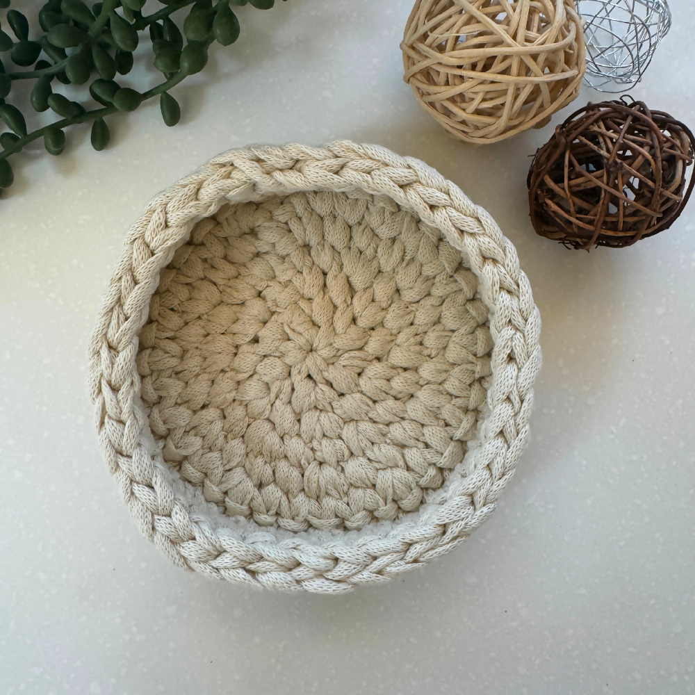 Handmade-crochet-basket-Sand-pixie (2)