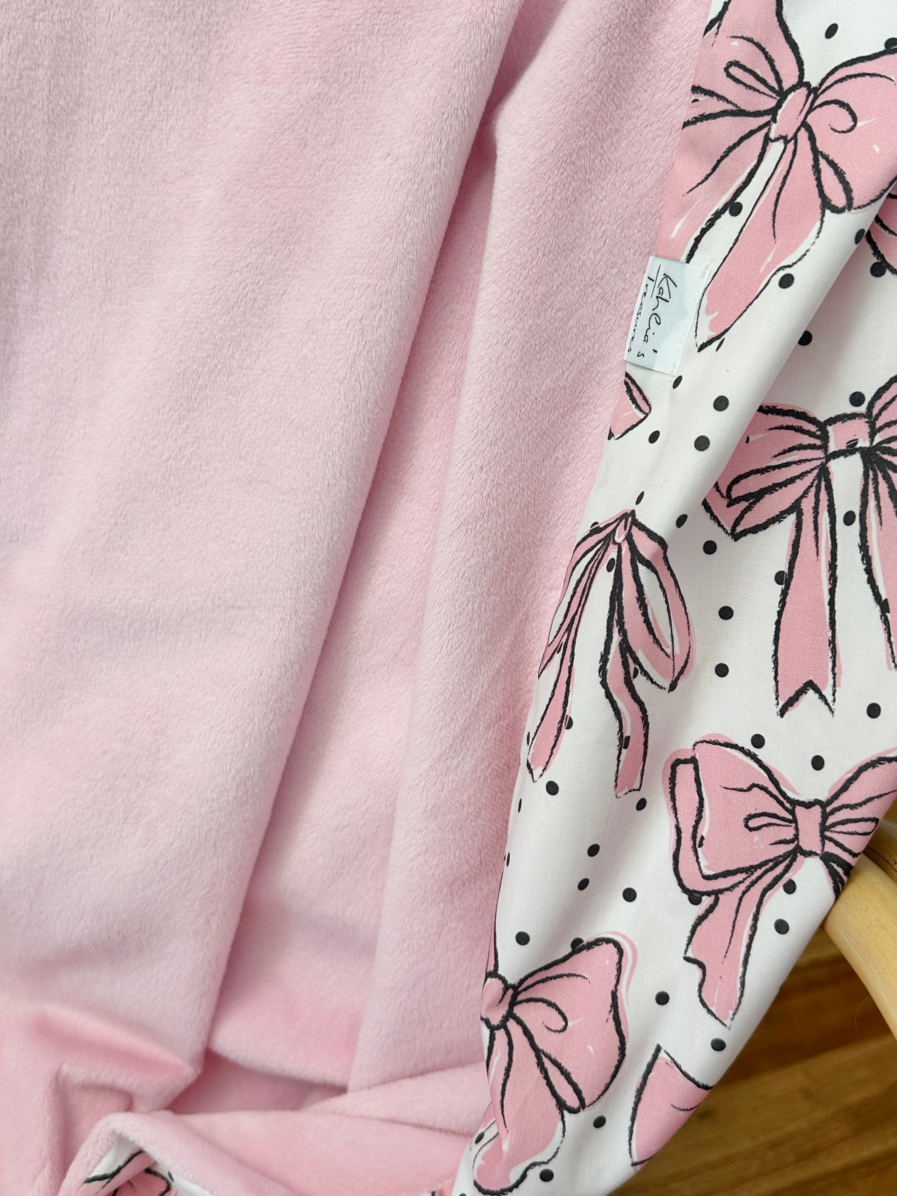 Pink bows Snuggie blanket