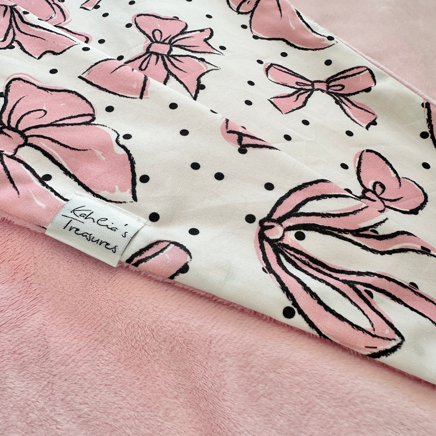 Pink bows Snuggie blanket