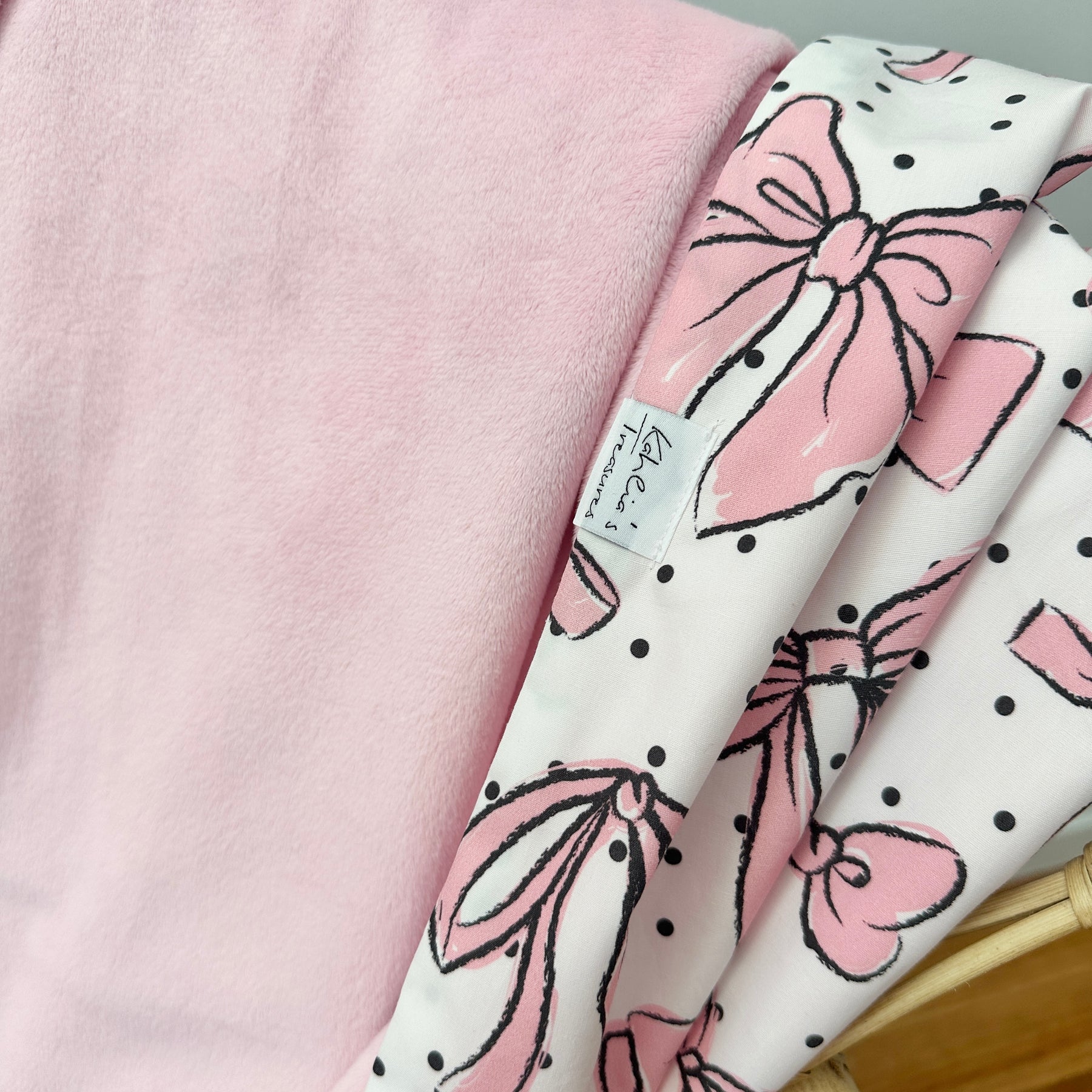 Pink bows Snuggie blanket
