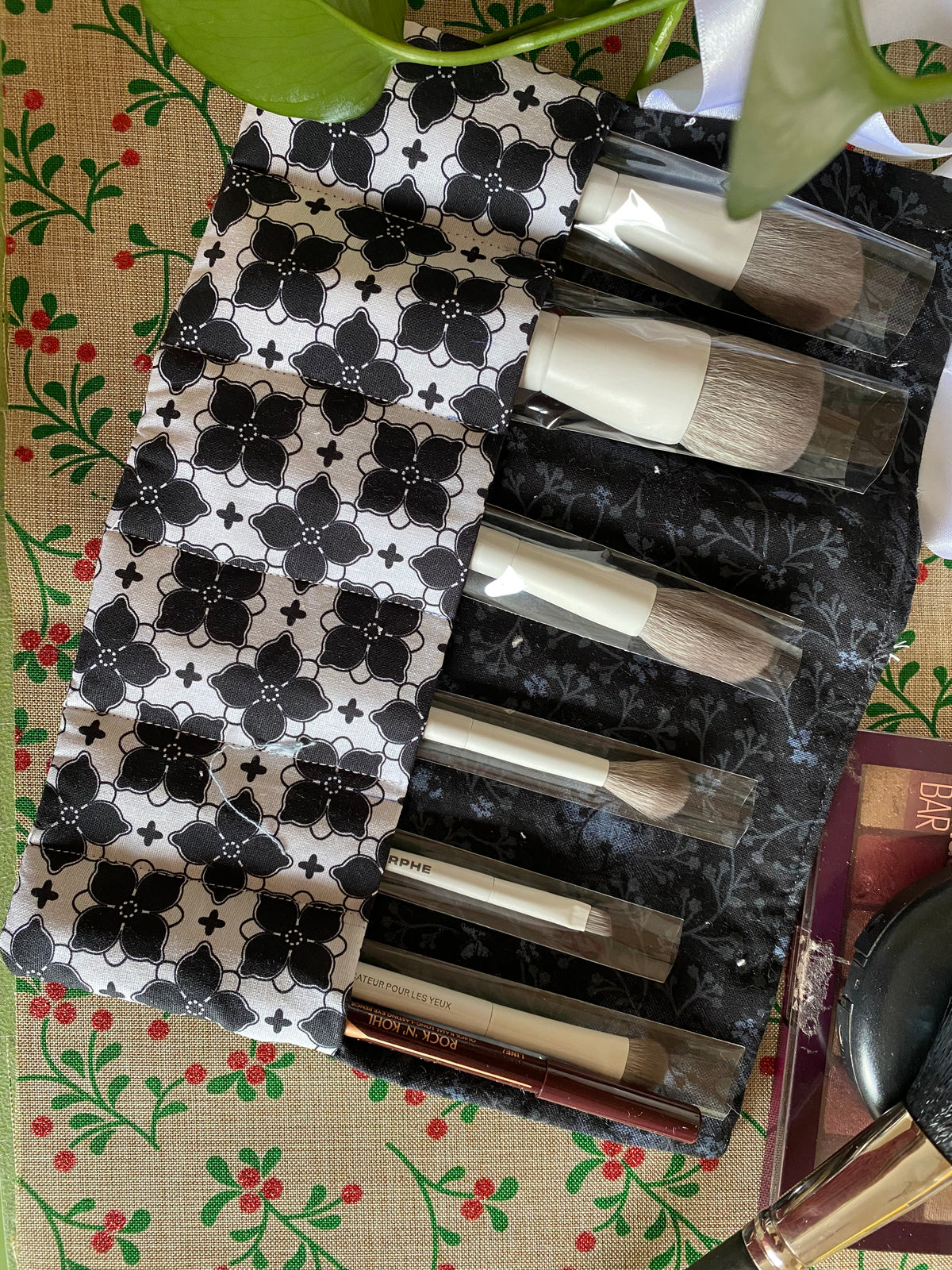 Black & White Floral Cosmetic Makeup Brush Roll