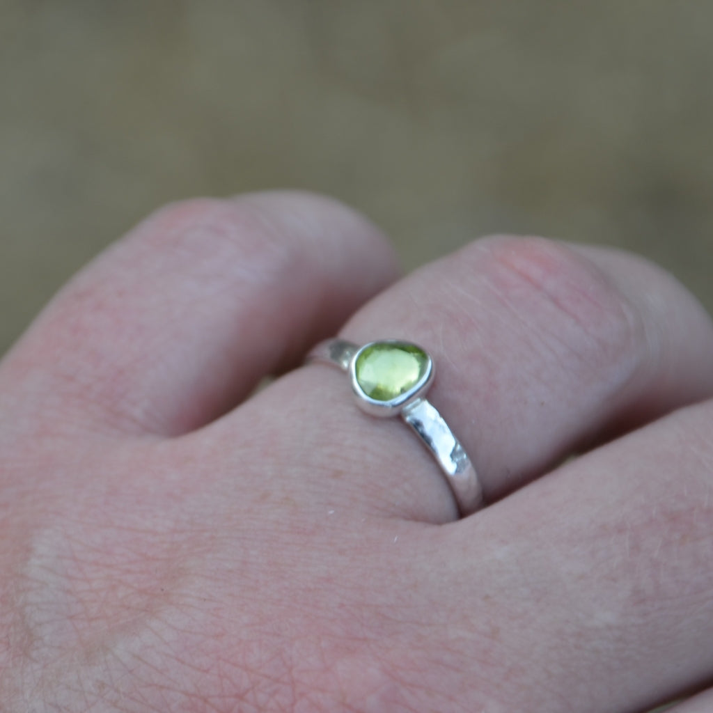 Peridot Hammered Silver Ring UK Size M