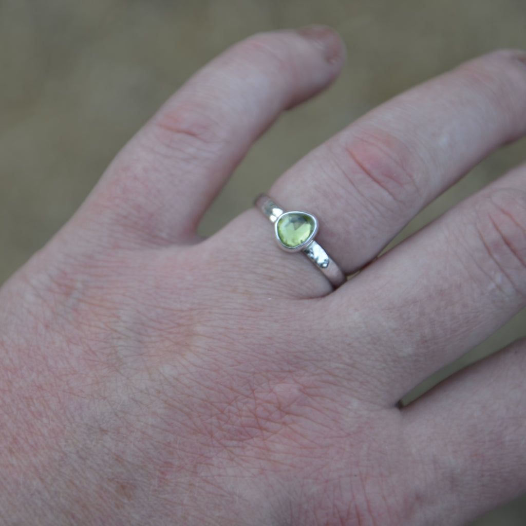 Peridot Hammered Silver Ring UK Size M