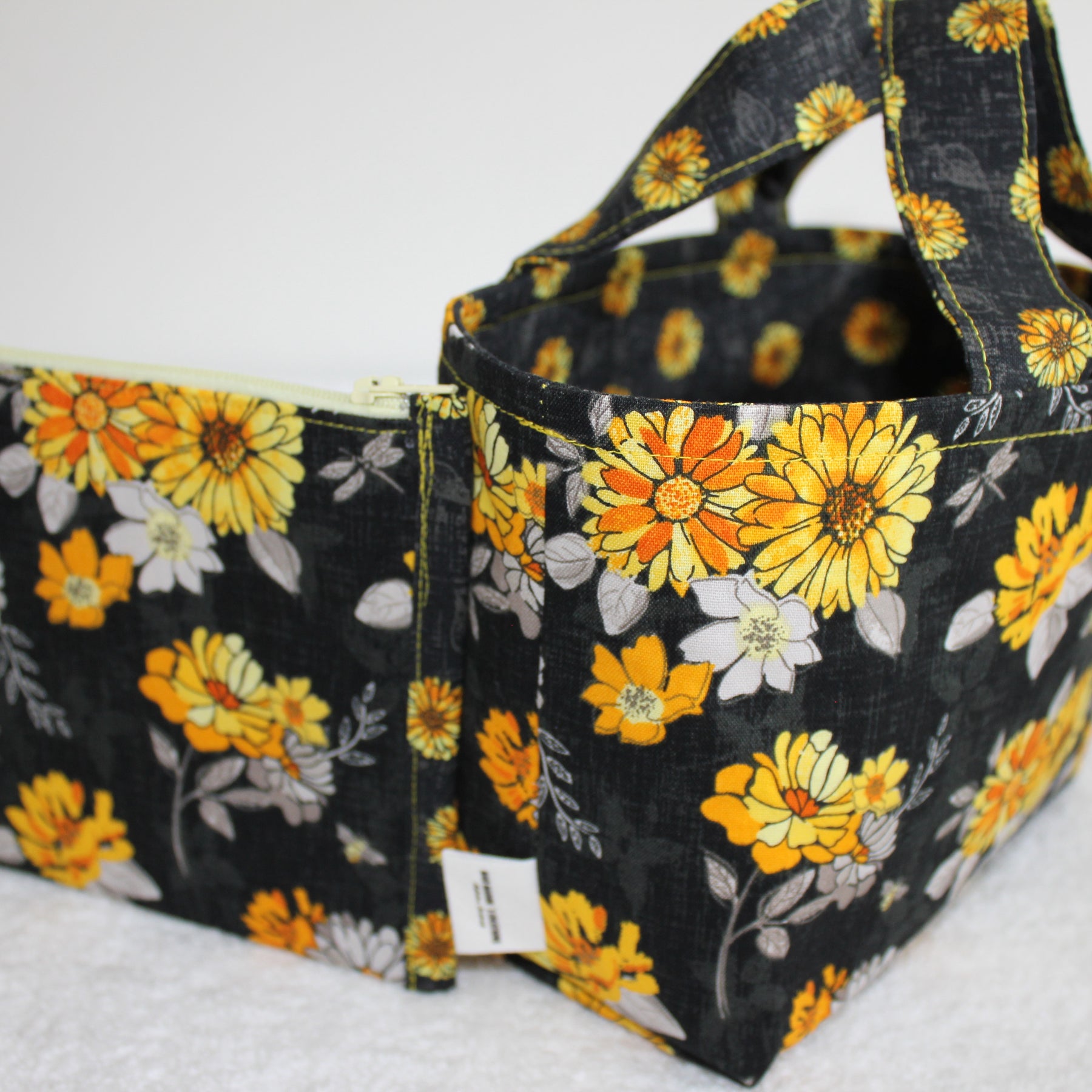 DAISIES – TINY TOTS TOTE BAG RANGE