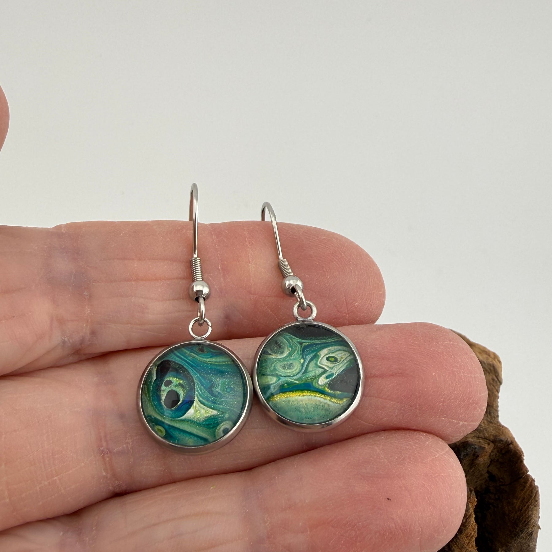Handmade Acrylic Cell Art Bracelet & Earring Set.