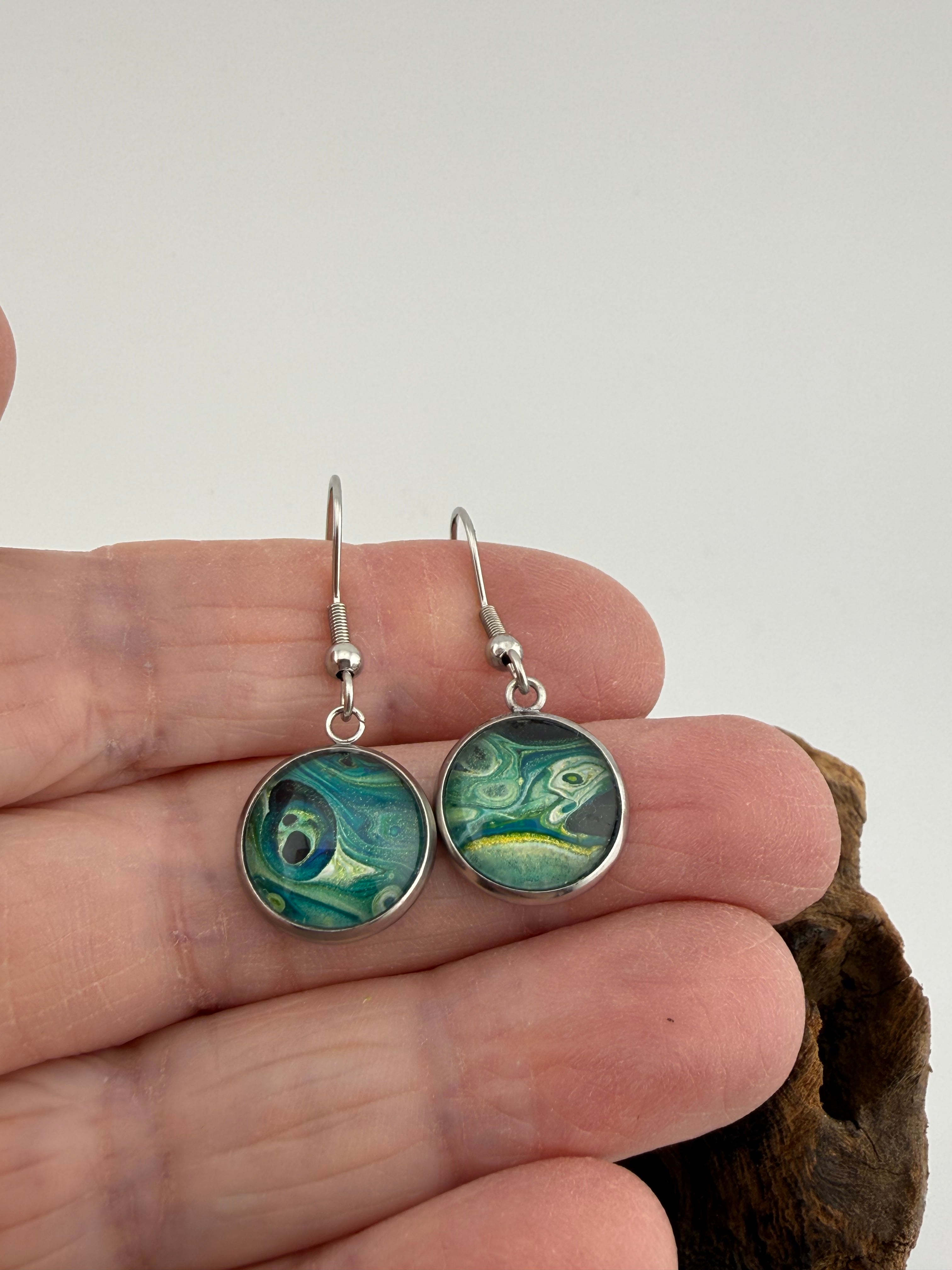 Handmade Acrylic Cell Art Bracelet & Earring Set.