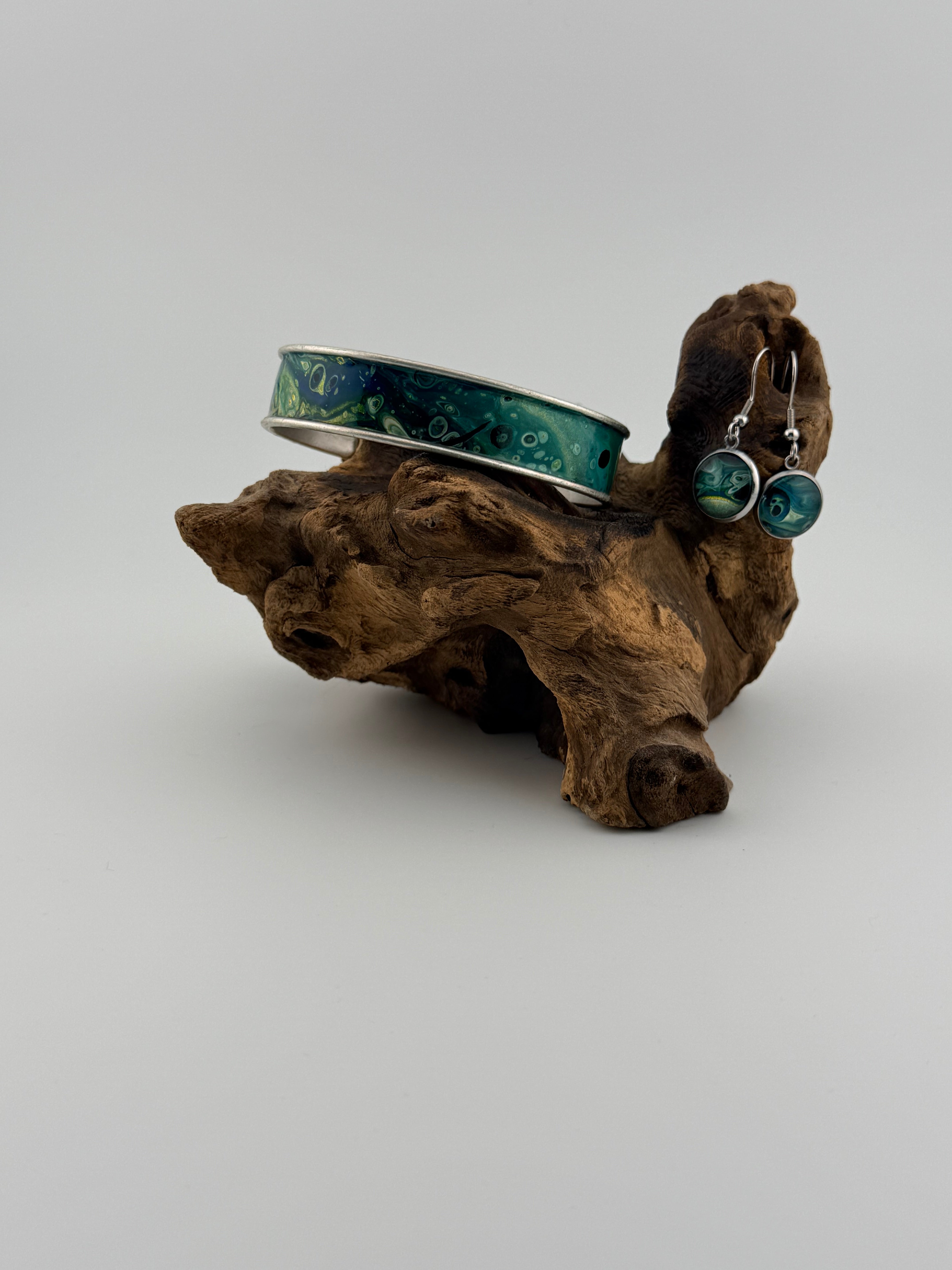 Handmade Acrylic Cell Art Bracelet & Earring Set.