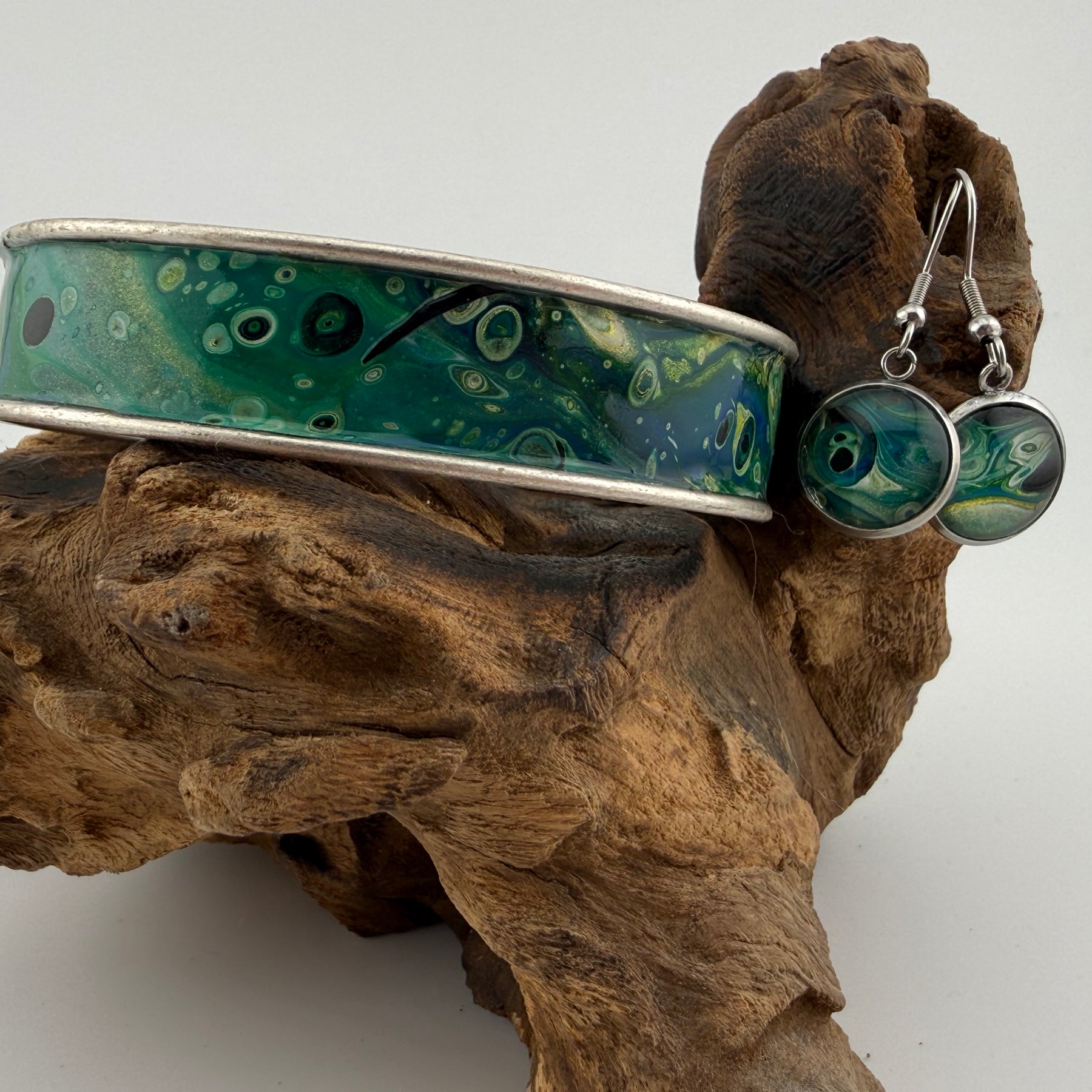 Handmade Acrylic Cell Art Bracelet & Earring Set.
